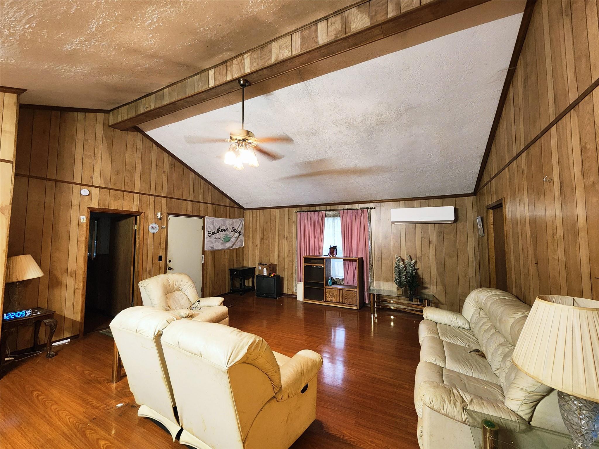 5 Hunters Dr, Trinity, TX 75862