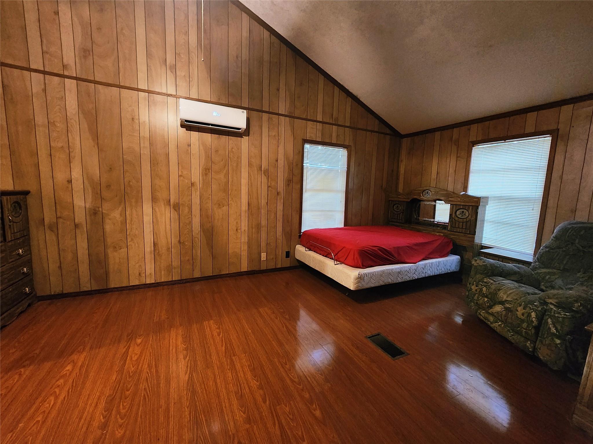 5 Hunters Dr, Trinity, TX 75862