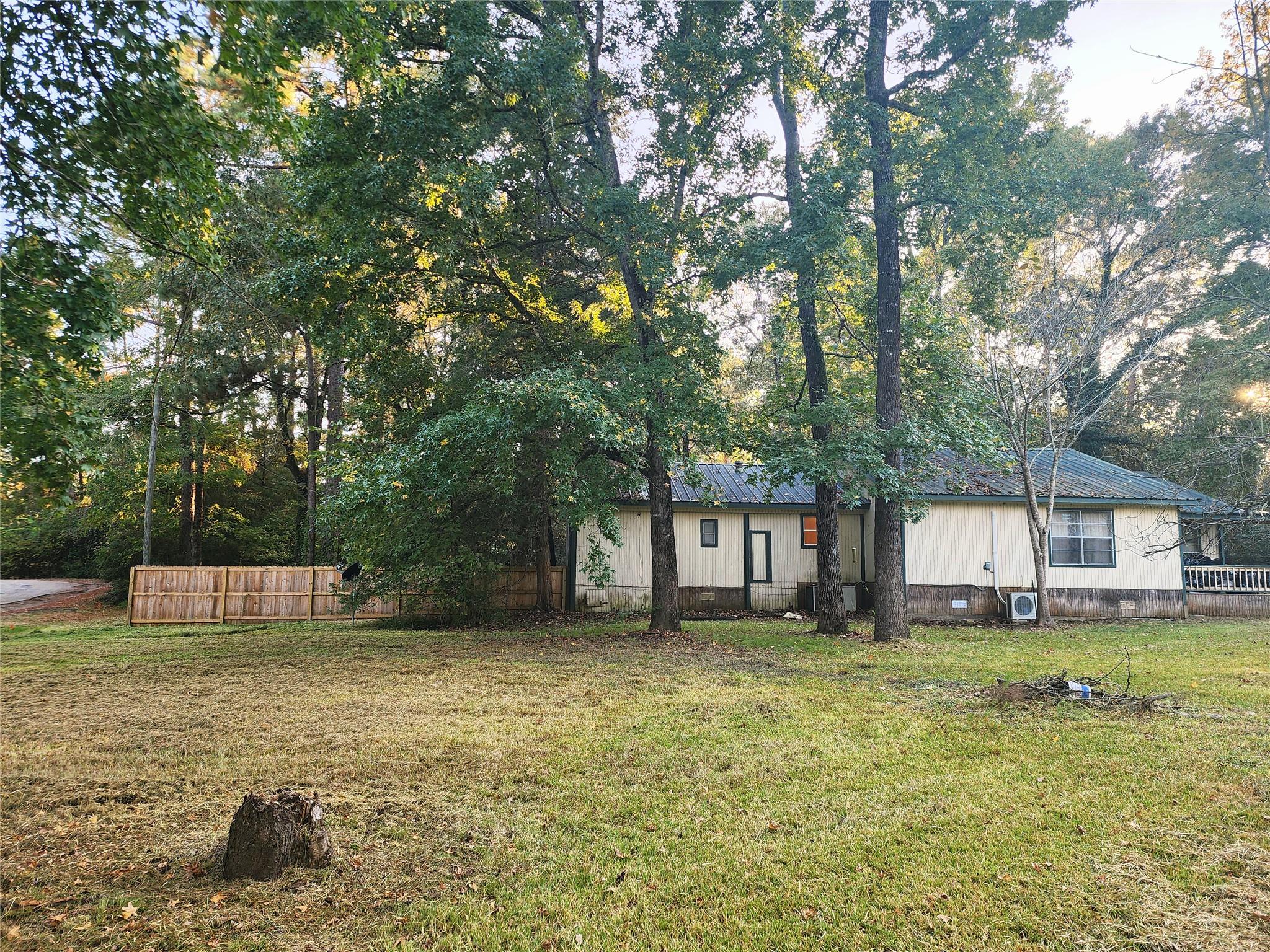 5 Hunters Dr, Trinity, TX 75862