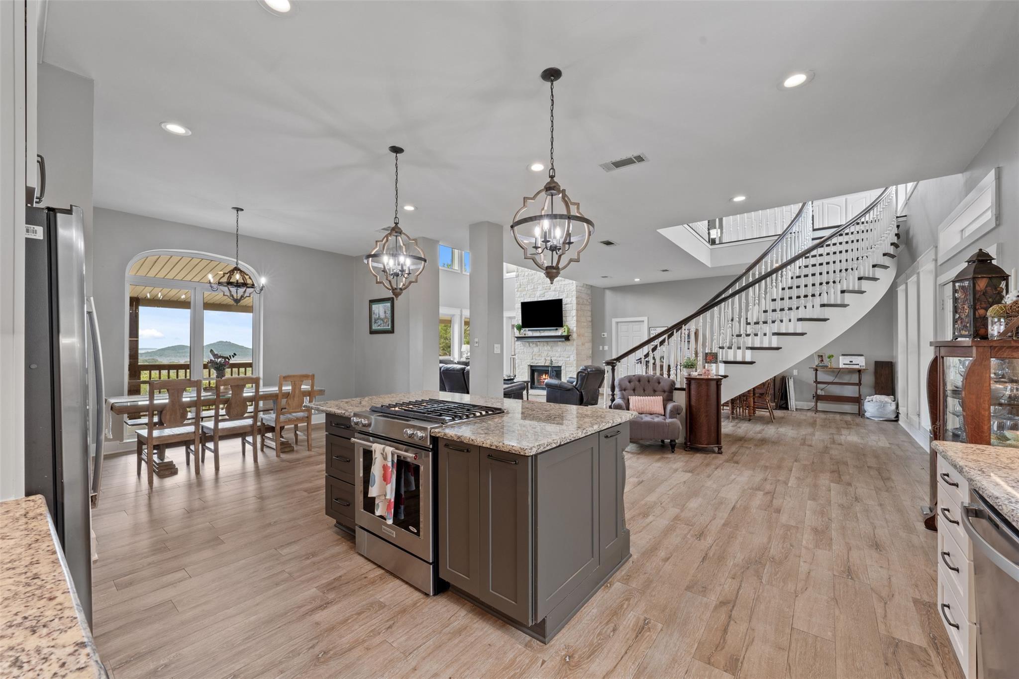 5926 Lakeside Dr, Belton, TX 76513