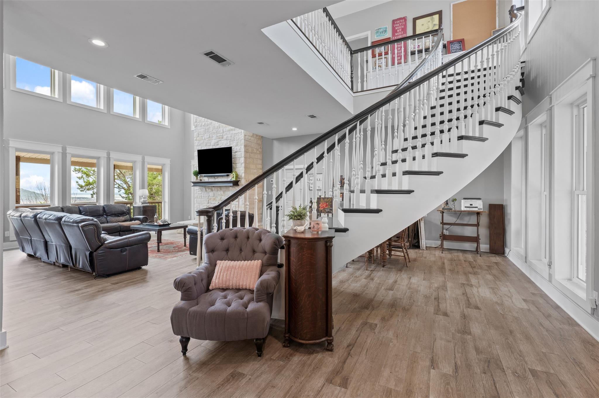 5926 Lakeside Dr, Belton, TX 76513