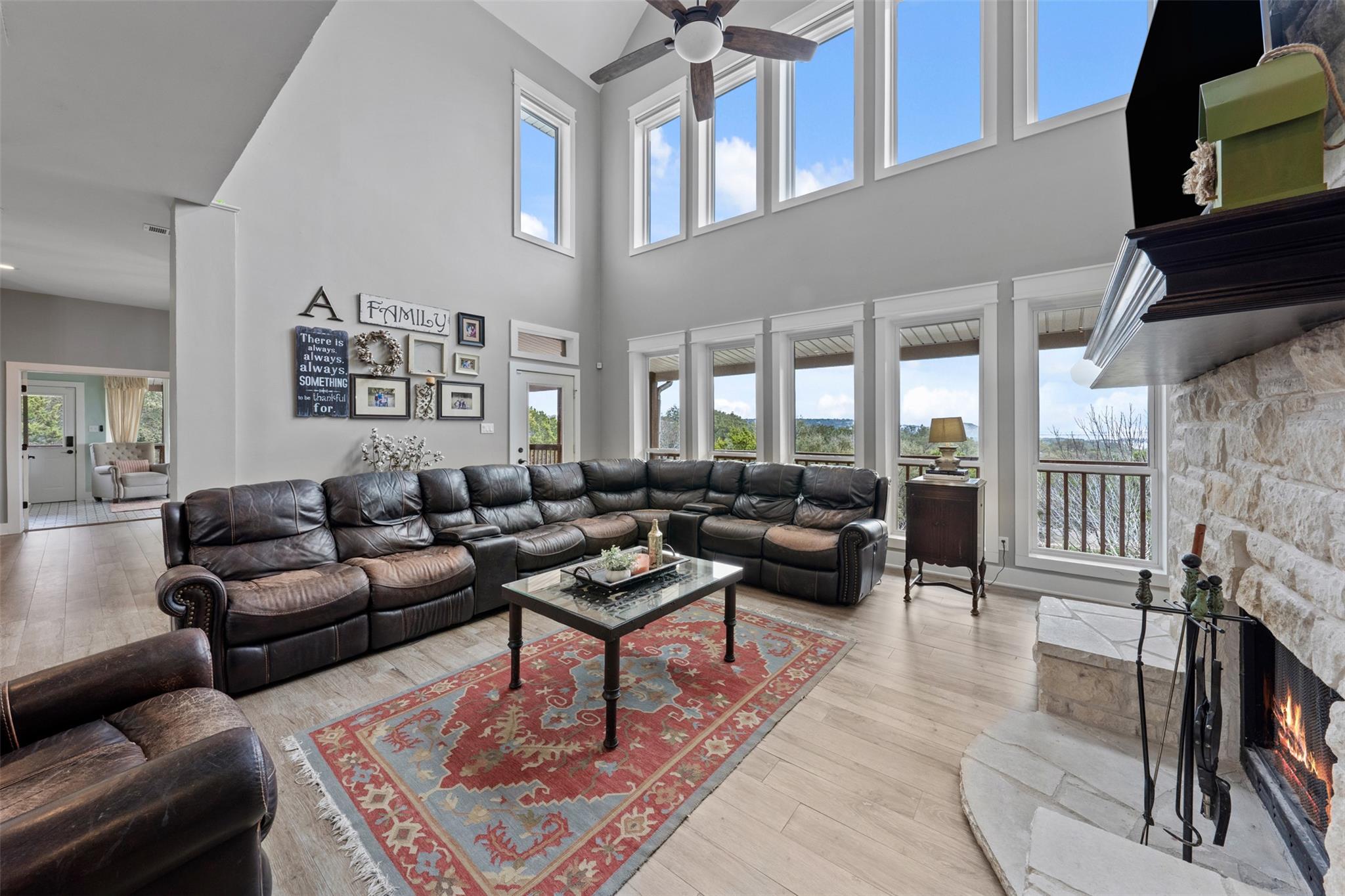 5926 Lakeside Dr, Belton, TX 76513