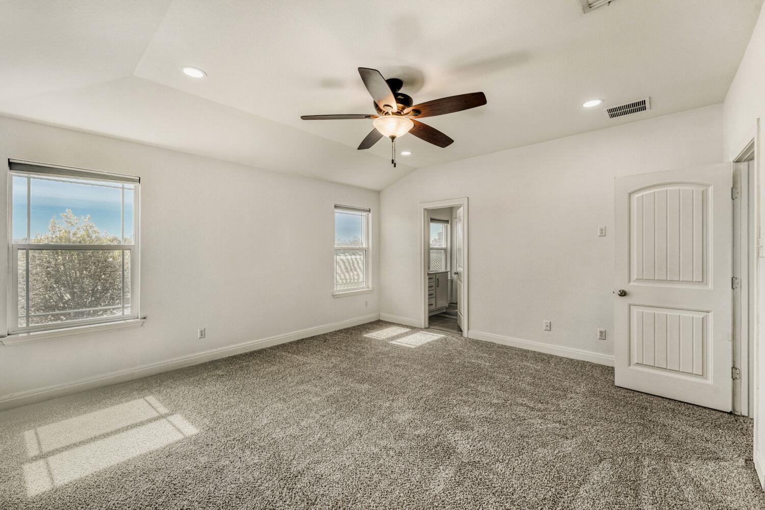 194 Danish Dr # 40, Hutto, TX 78634