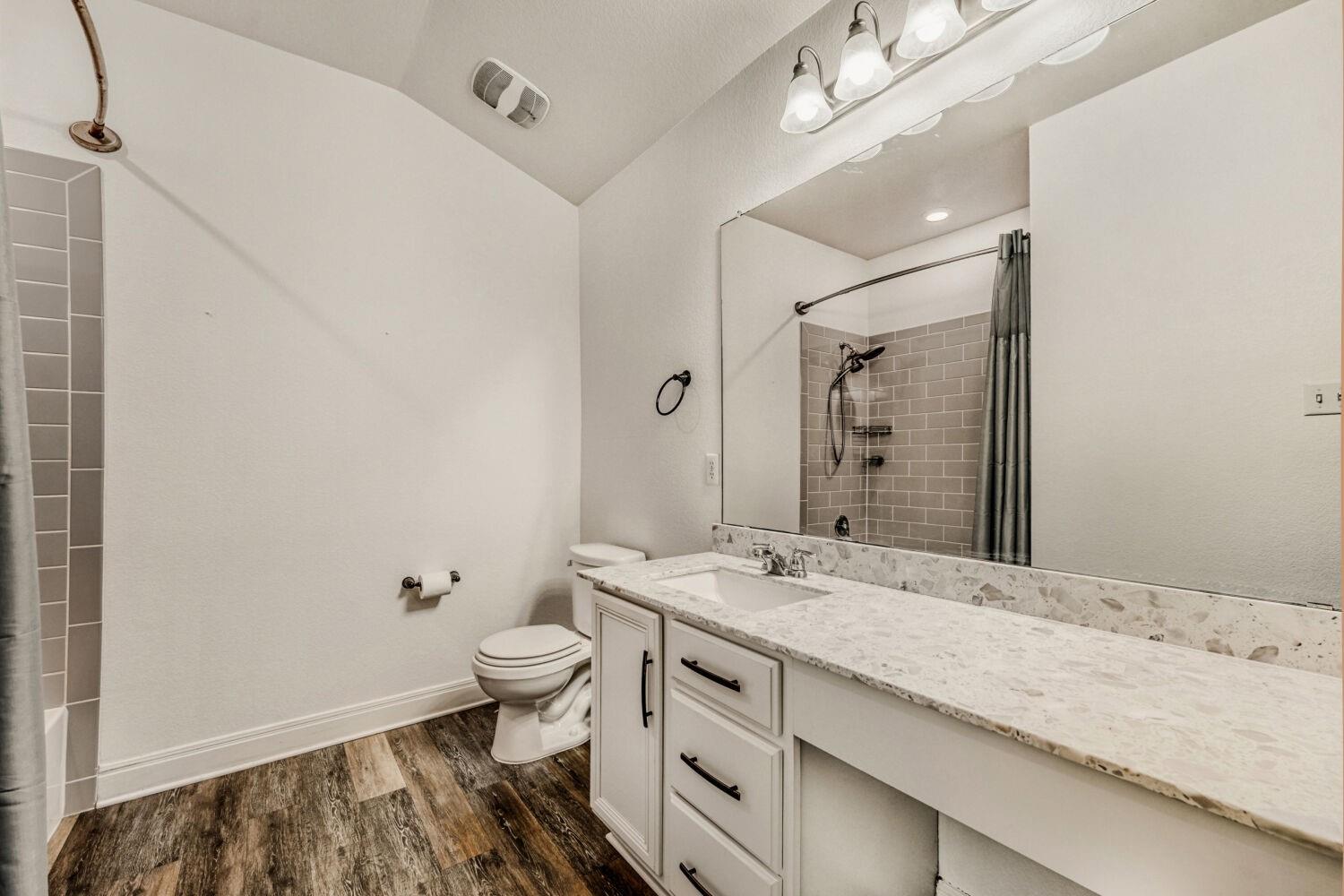 194 Danish Dr # 40, Hutto, TX 78634