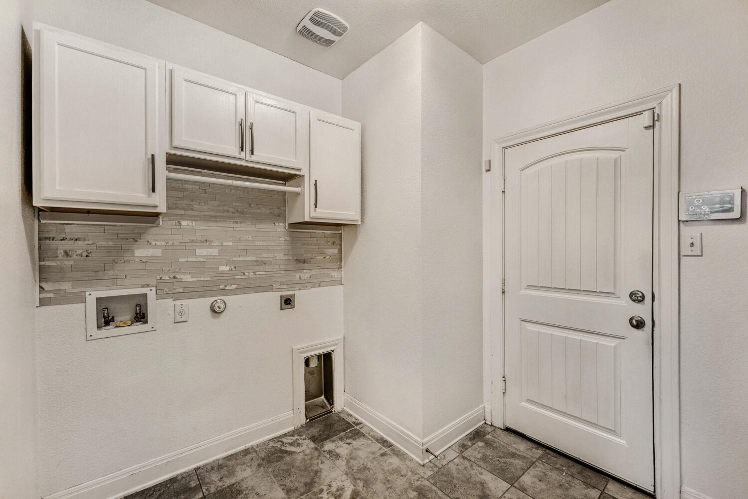 194 Danish Dr # 40, Hutto, TX 78634