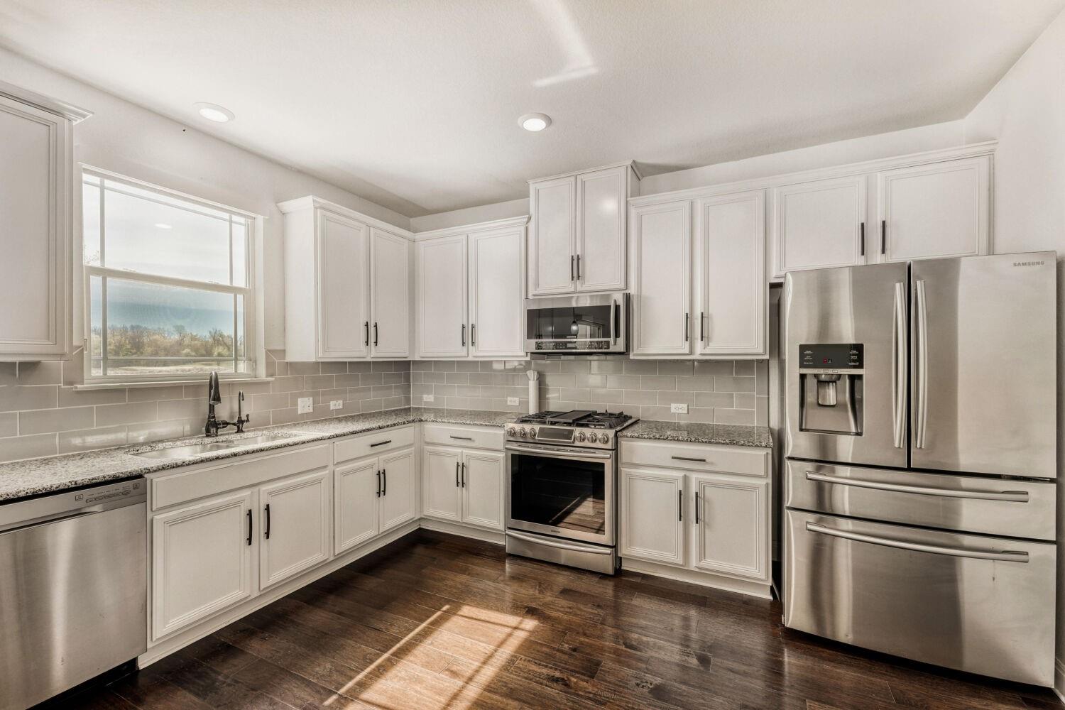 194 Danish Dr # 40, Hutto, TX 78634