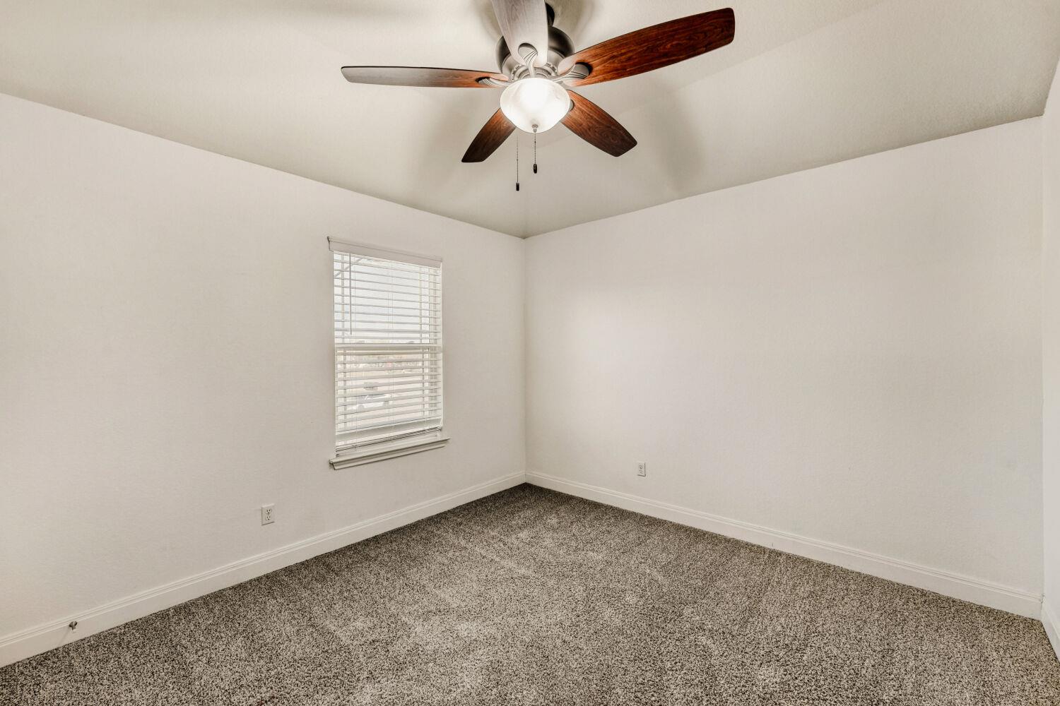 194 Danish Dr # 40, Hutto, TX 78634