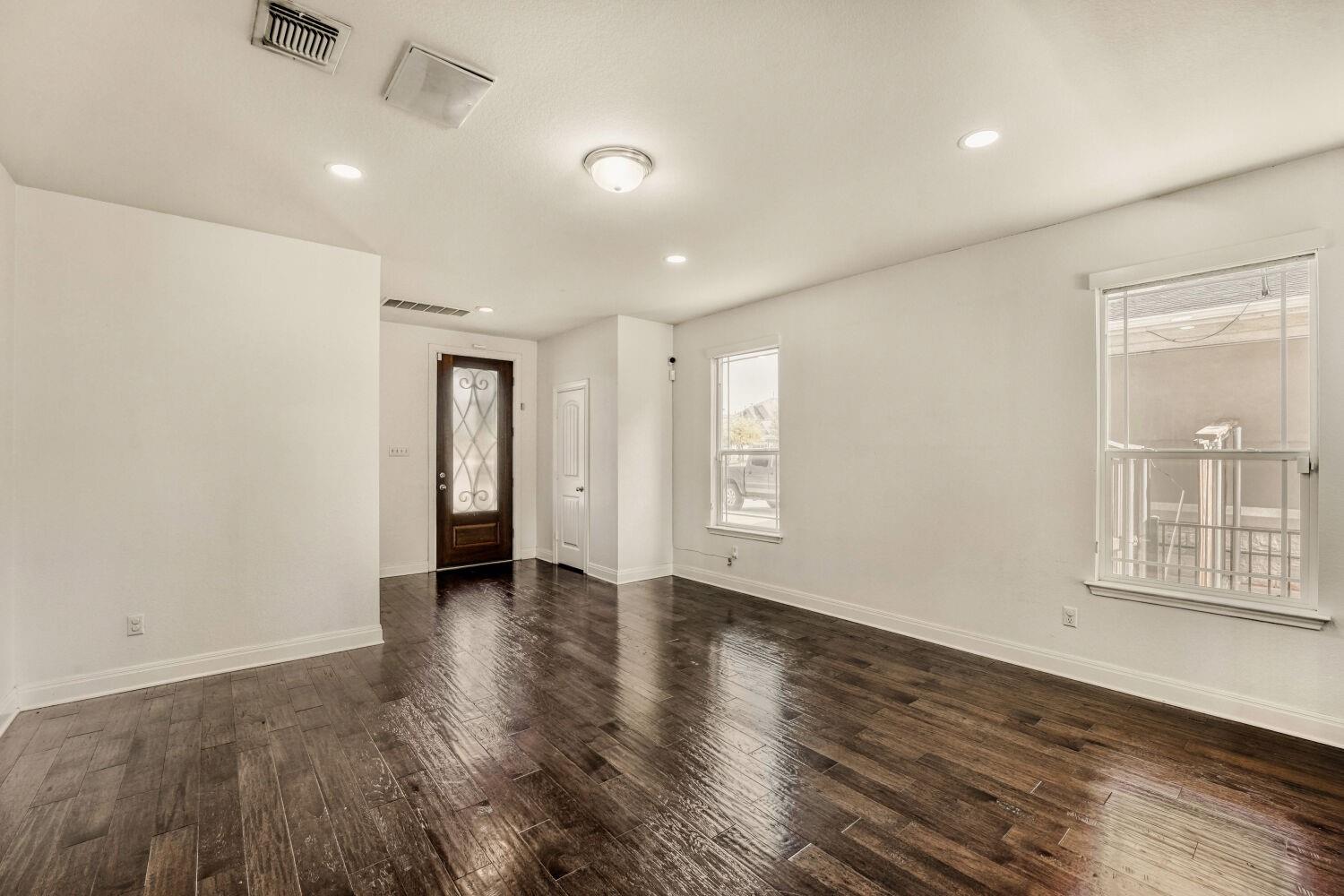 194 Danish Dr # 40, Hutto, TX 78634