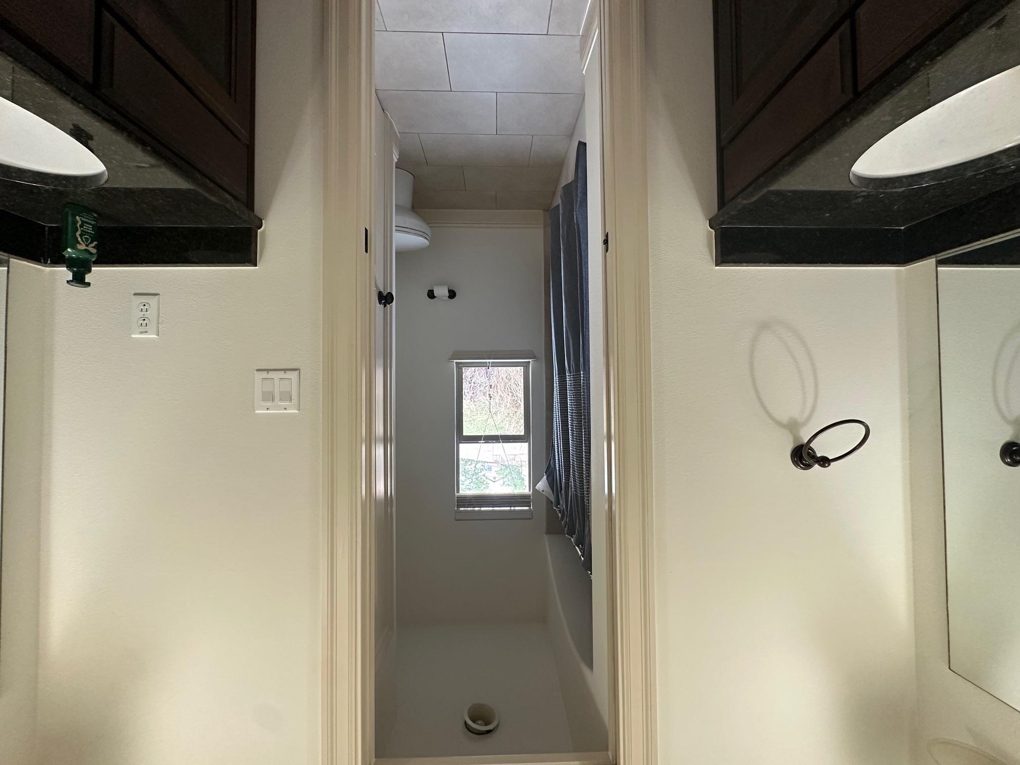 906 Madison Fork Dr, Lakeway, TX 78738