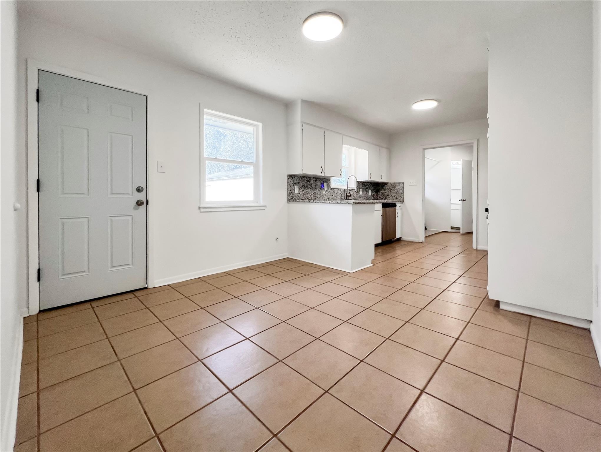 803 W 25th St, Cameron, TX 76520