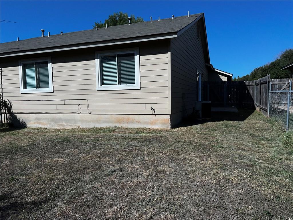 617 Greenlawn Blvd, Round Rock, TX 78664