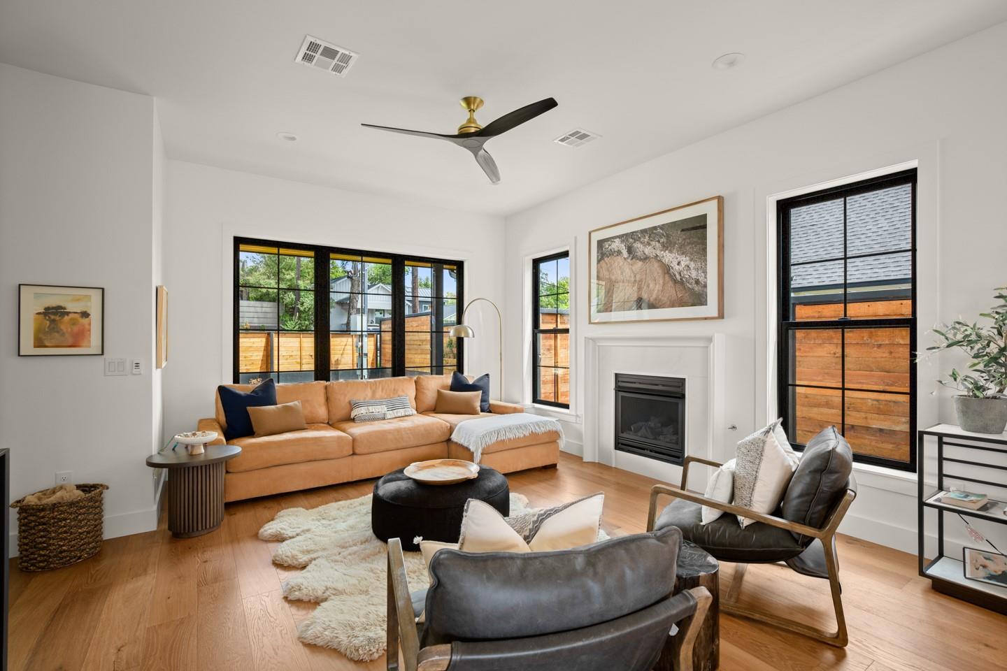 2005 E 8th St # 1, Austin, TX 78702