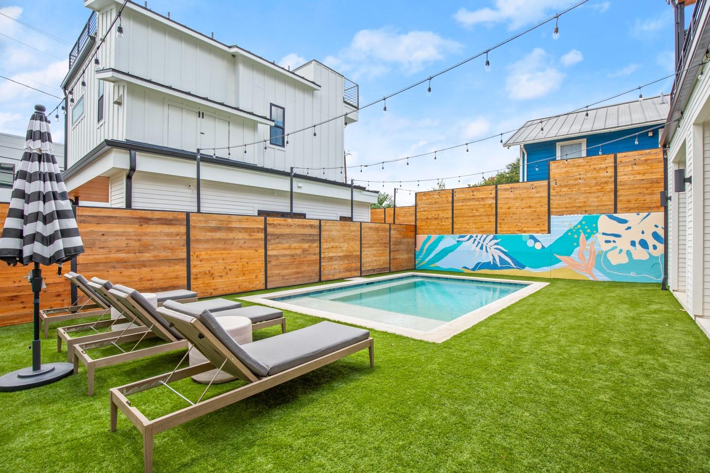 2005 E 8th St # 1, Austin, TX 78702