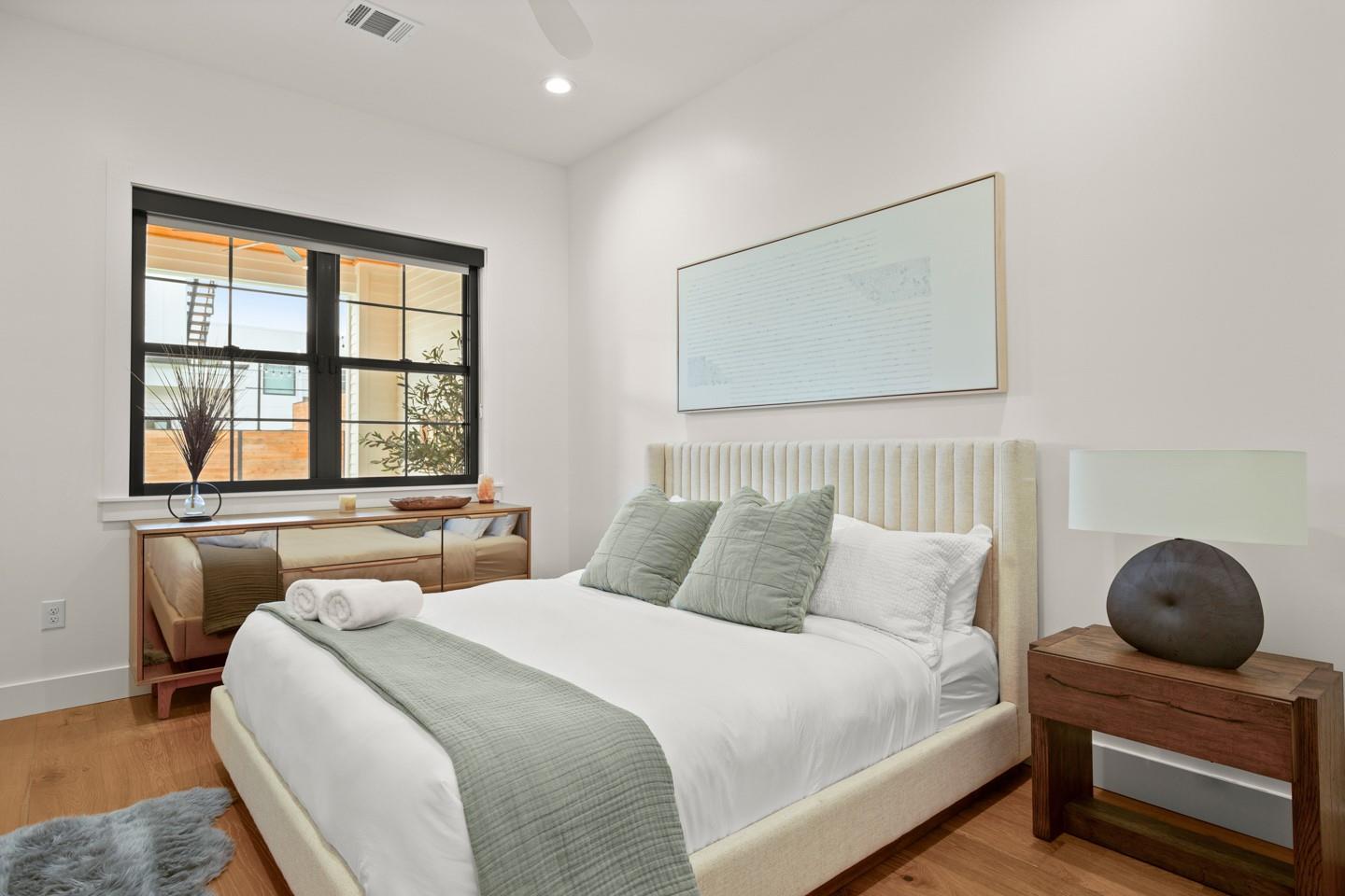 2005 E 8th St # 1, Austin, TX 78702