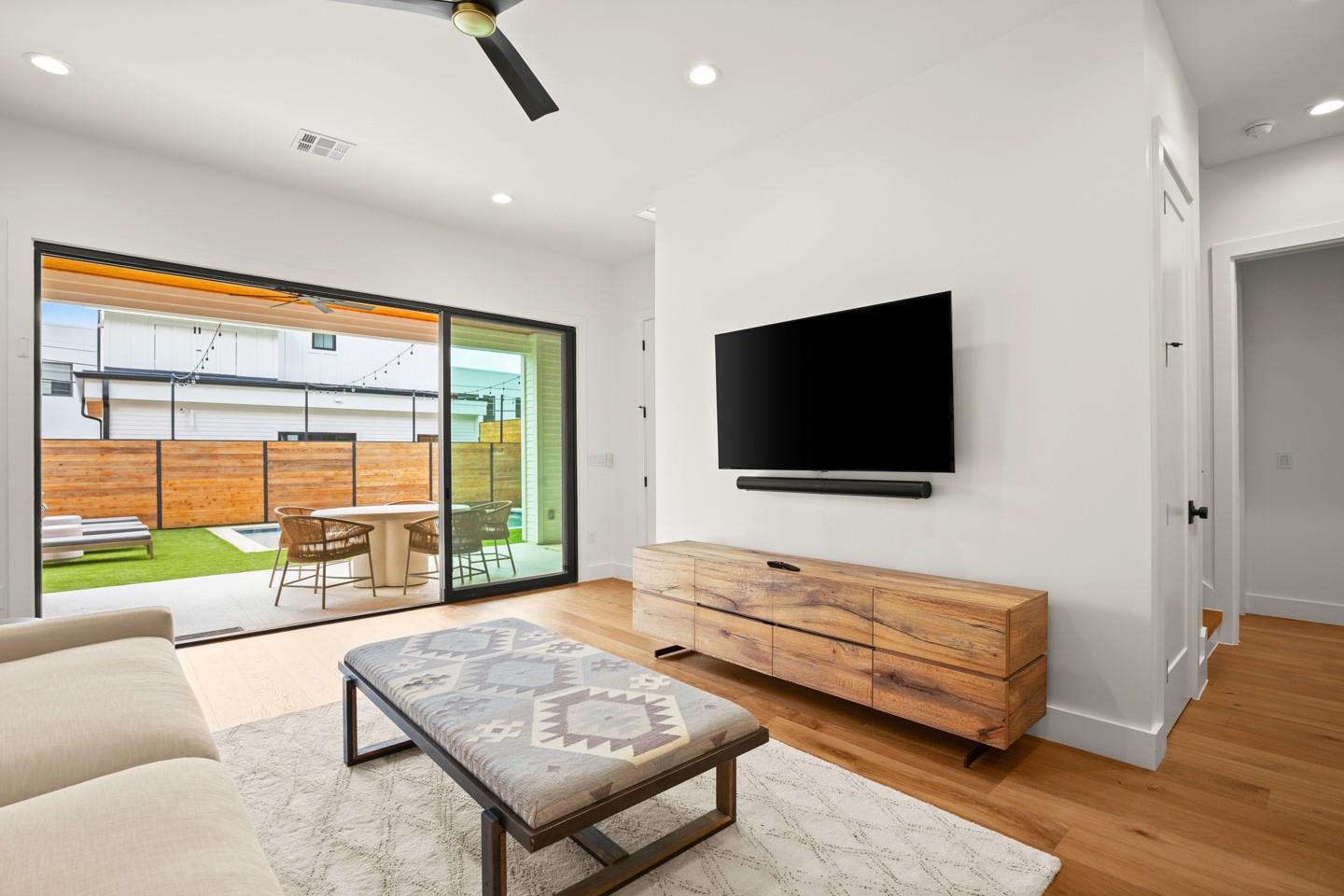 2005 E 8th St # 1, Austin, TX 78702