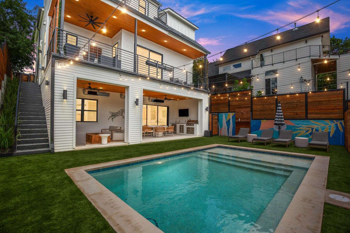 2005 E 8th St # 1, Austin, TX 78702