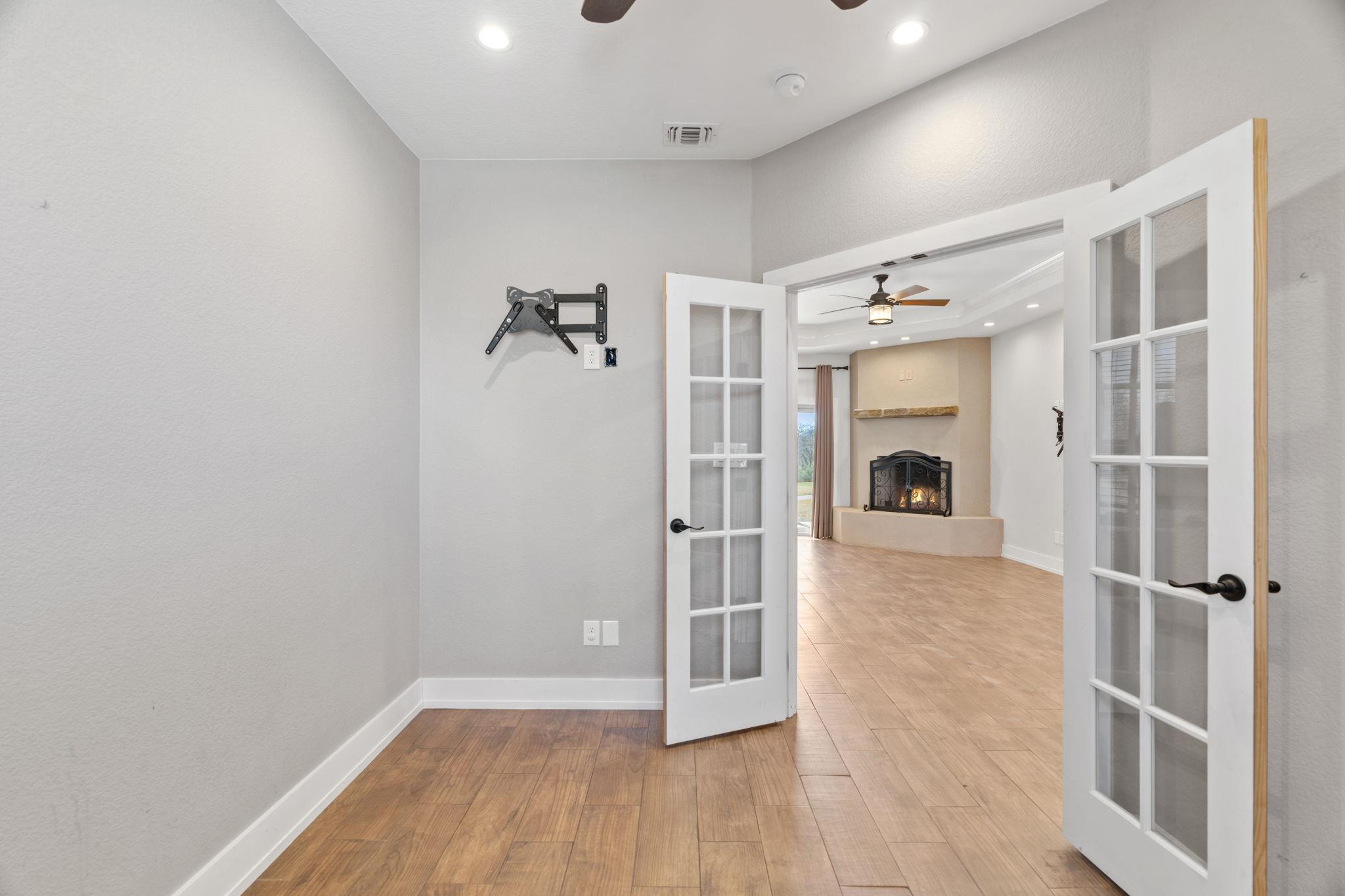 110 Chaumont St, Kingsland, TX 78639