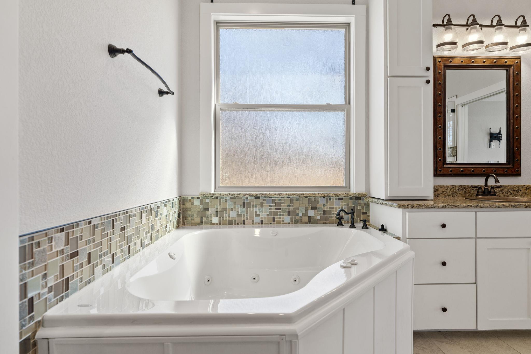 110 Chaumont St, Kingsland, TX 78639