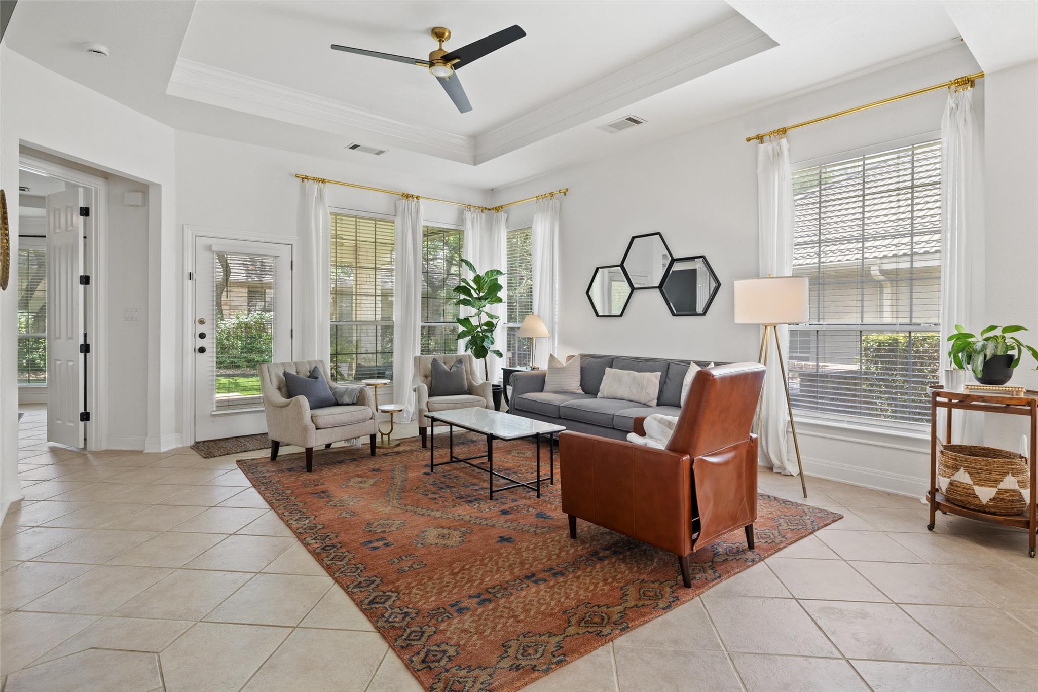 209 The Hills Dr, Austin, TX 78738