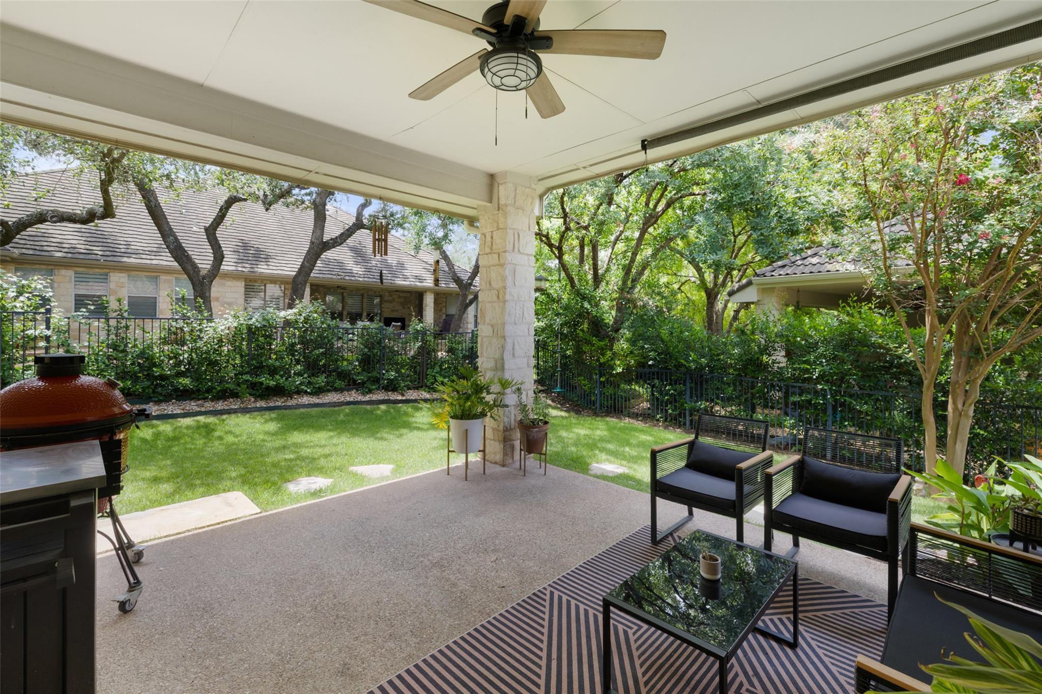 209 The Hills Dr, Austin, TX 78738