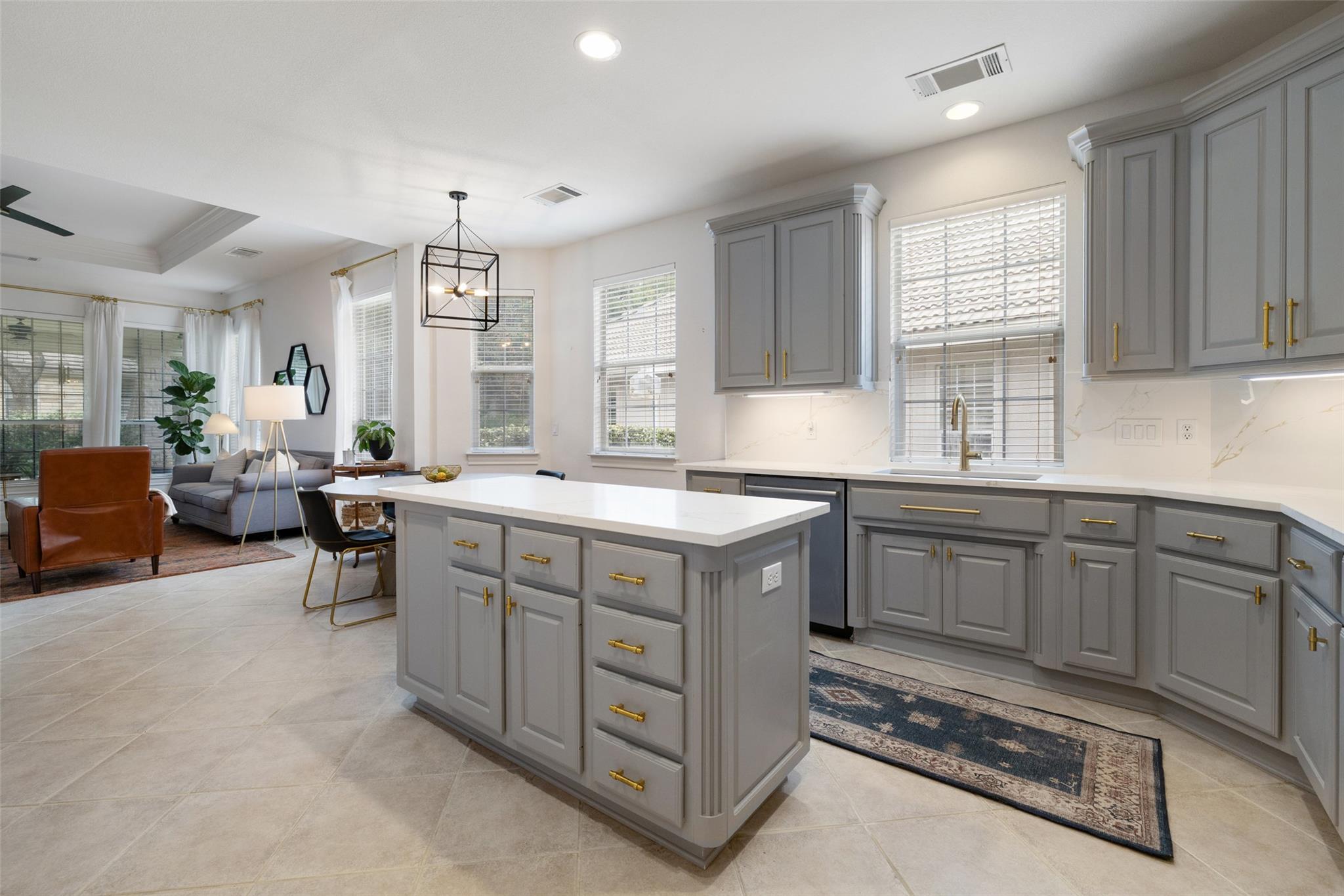 209 The Hills Dr, Austin, TX 78738