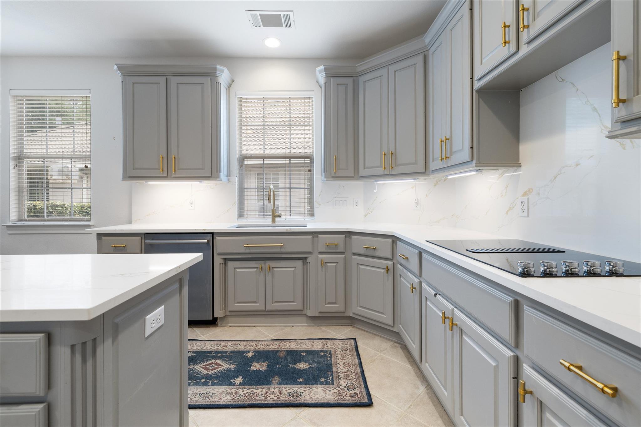 209 The Hills Dr, Austin, TX 78738