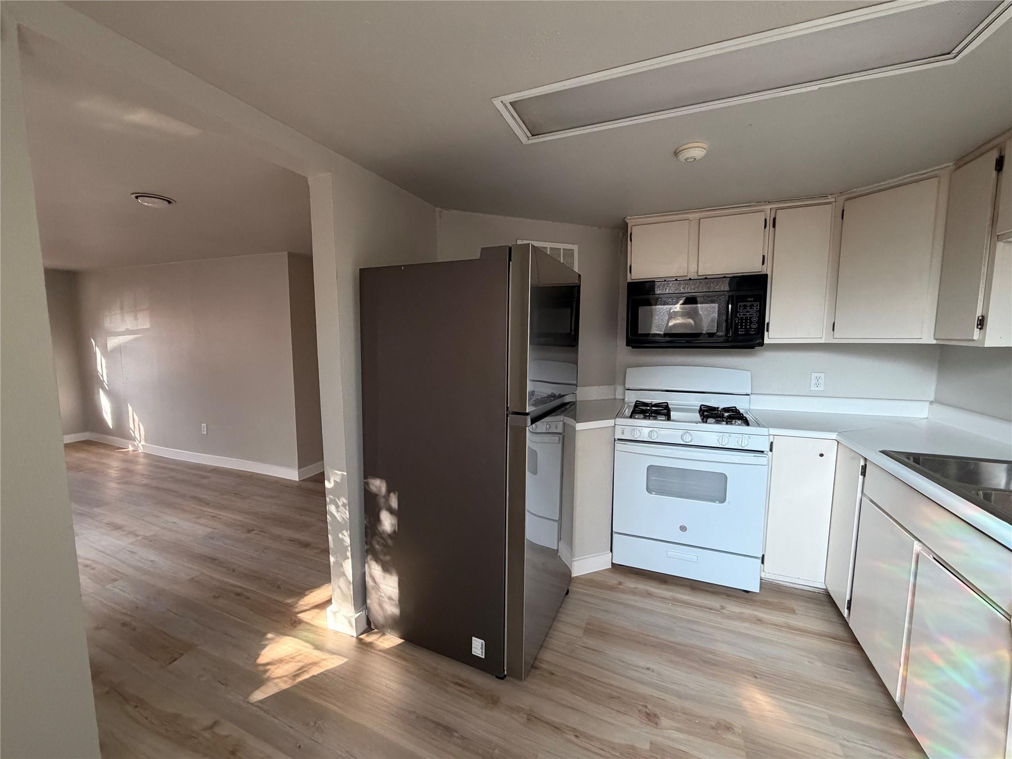 106 E 38 St # B, Austin, TX 78705