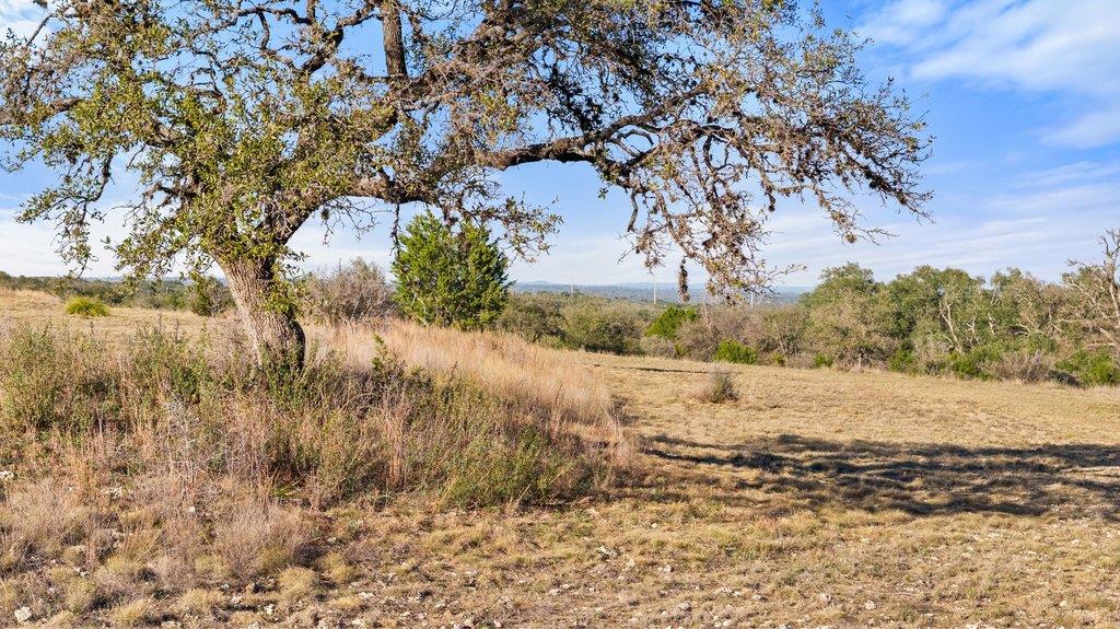 885 Stanton Rd, Johnson City, TX 78636