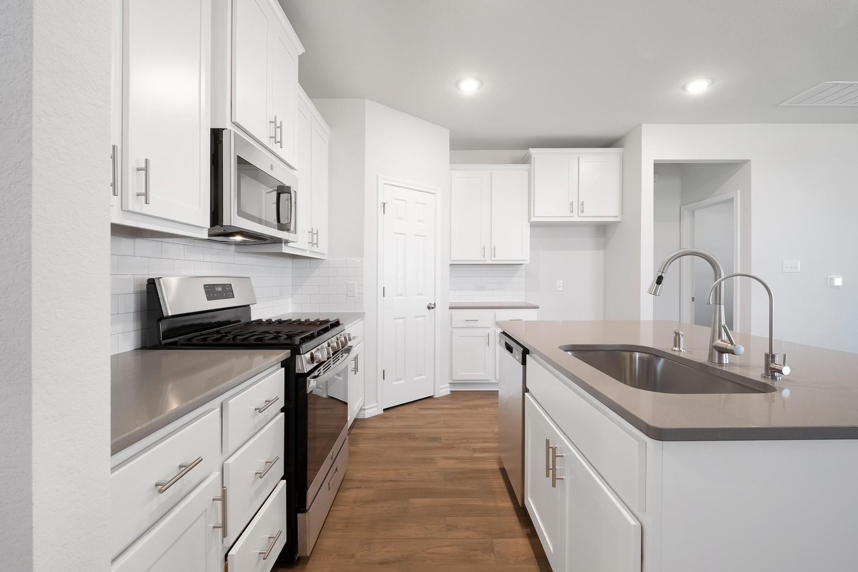 108 Leatherleaf Dr, Buda, TX 78610