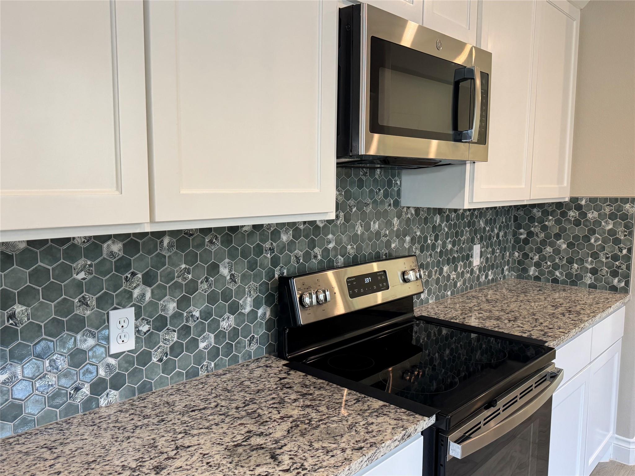 109 Mokulua Ln, Bastrop, TX 78602