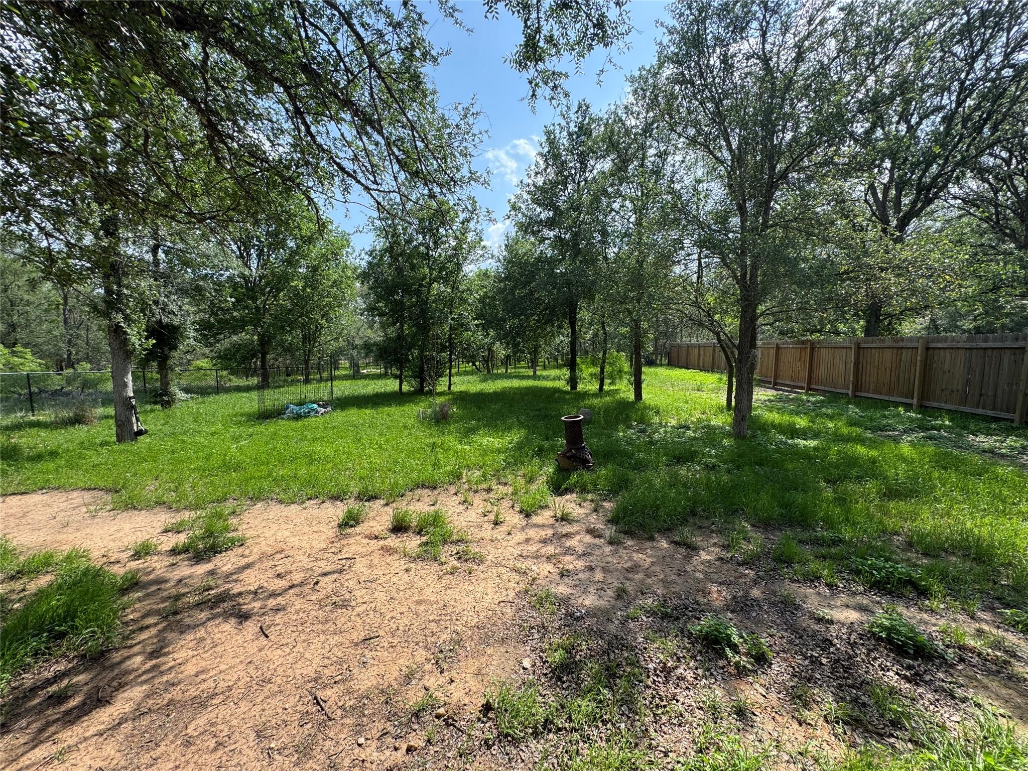 109 Mokulua Ln, Bastrop, TX 78602