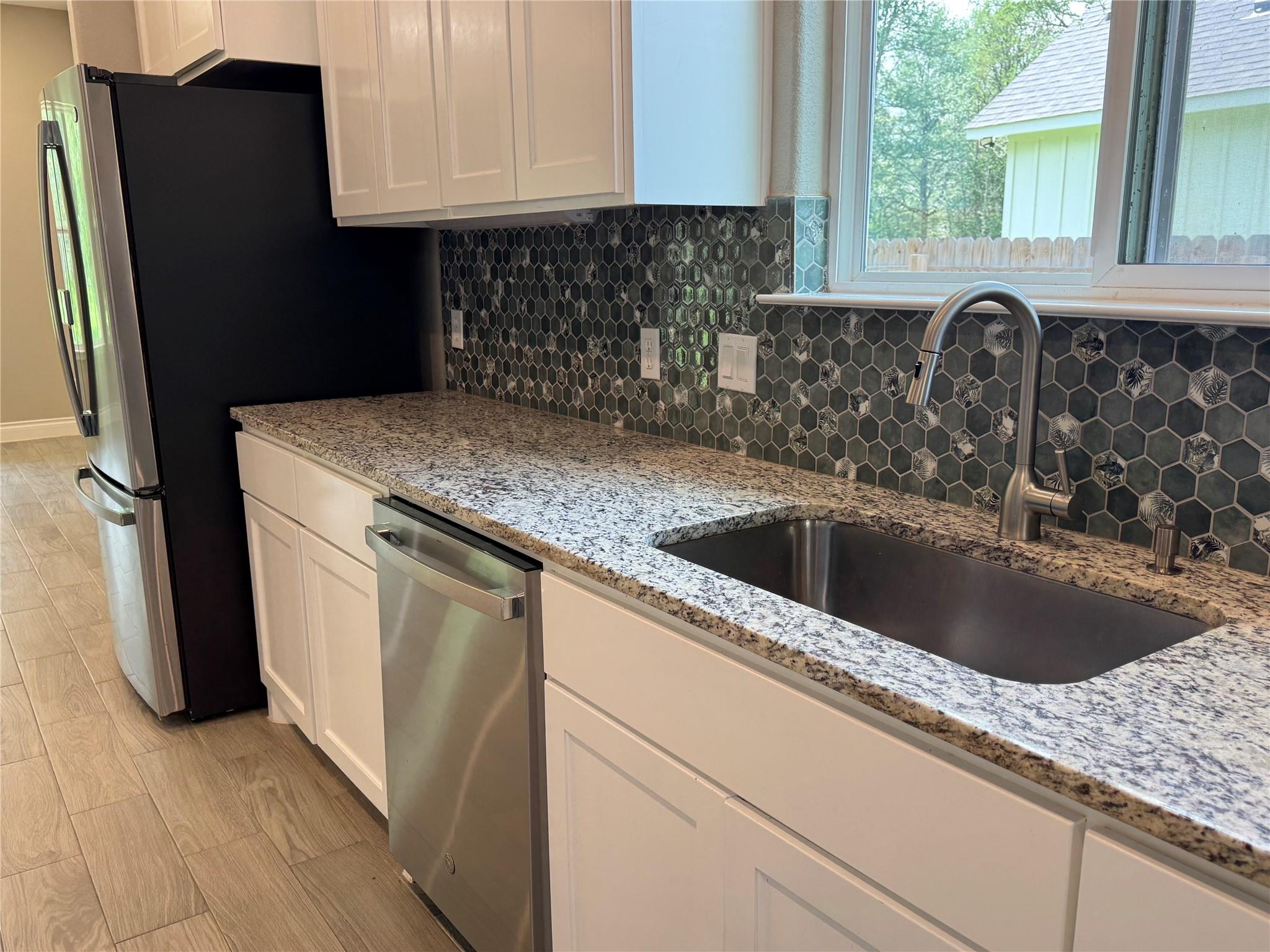 109 Mokulua Ln, Bastrop, TX 78602