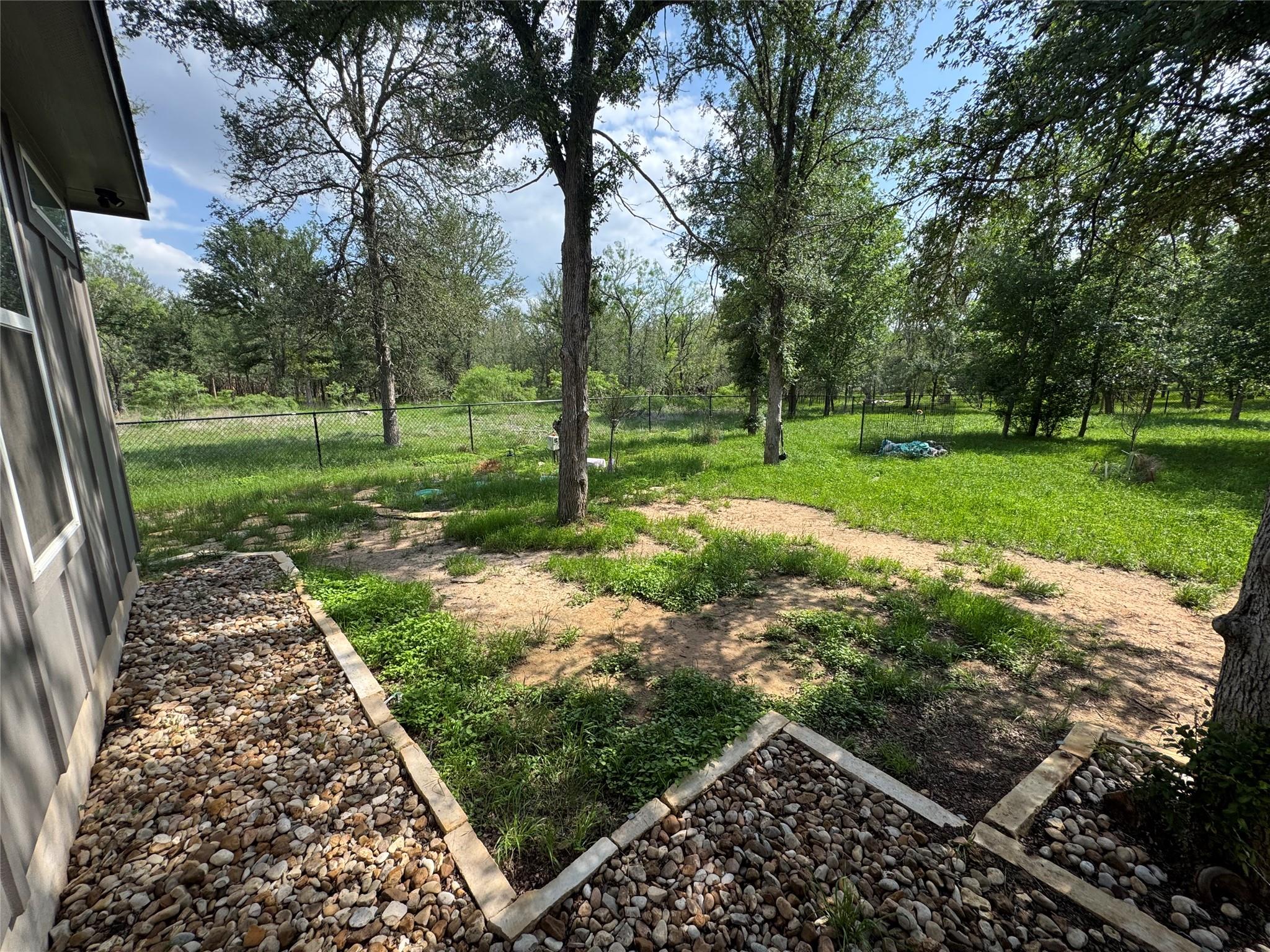 109 Mokulua Ln, Bastrop, TX 78602