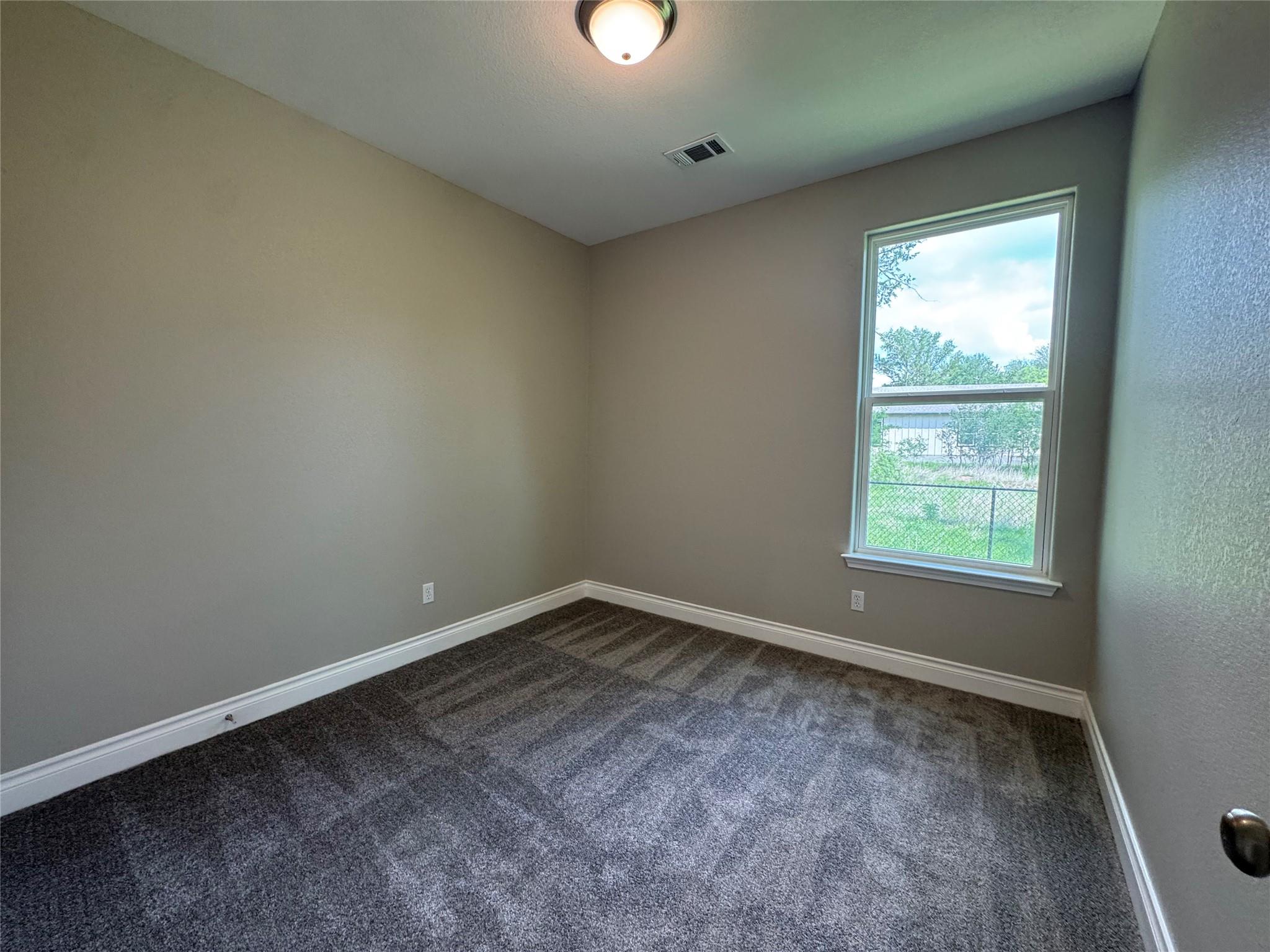 109 Mokulua Ln, Bastrop, TX 78602