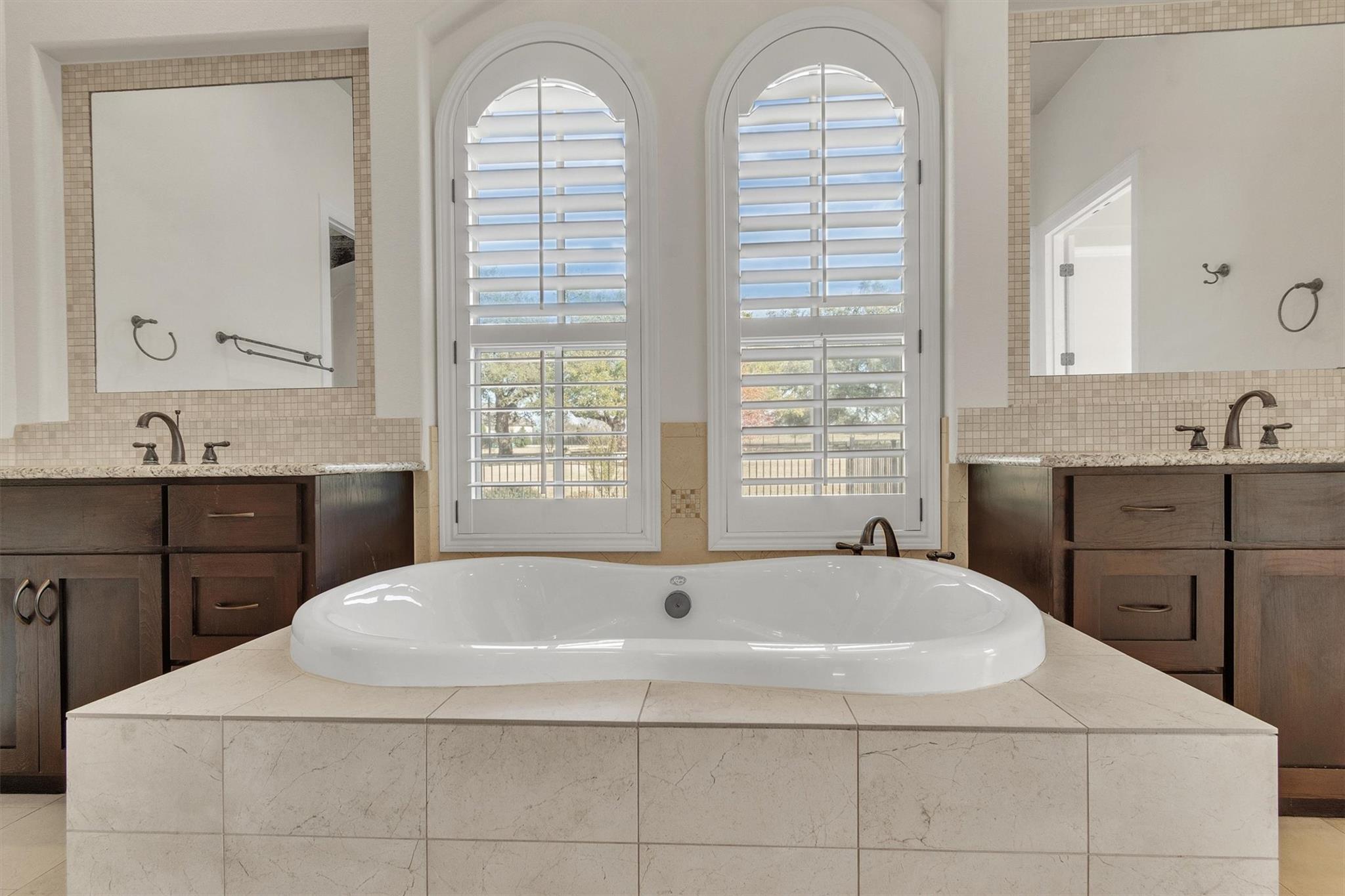 216 Cimarron Hills Trl E, Georgetown, TX 78628