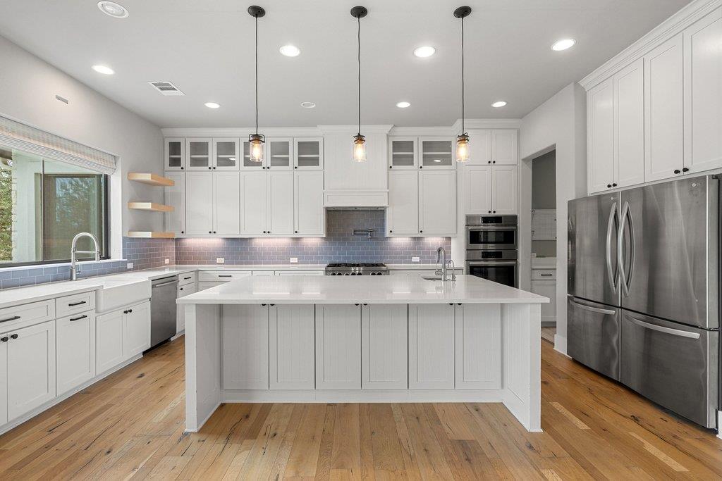 821 S Angel Light Dr, Spicewood, TX 78669