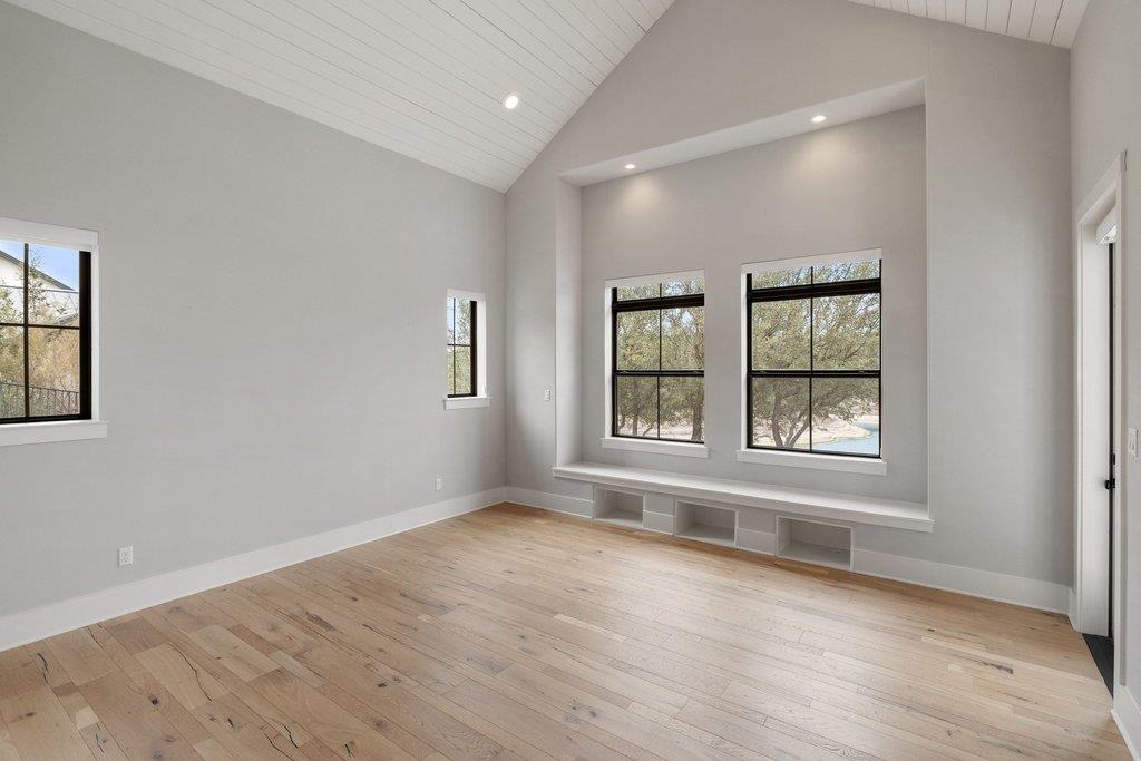 821 S Angel Light Dr, Spicewood, TX 78669