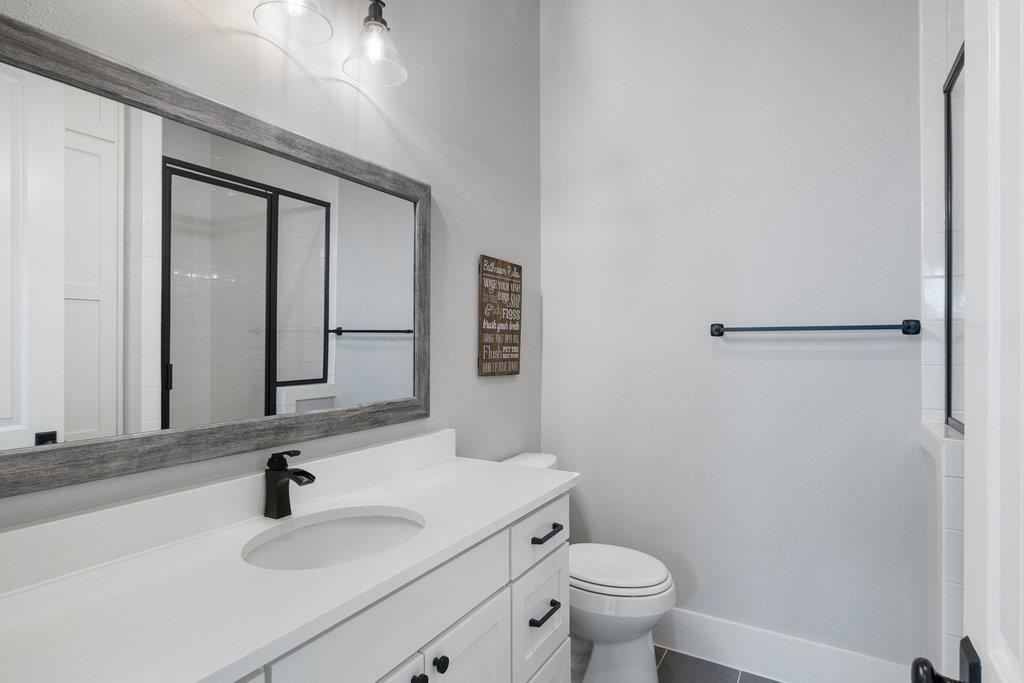 821 S Angel Light Dr, Spicewood, TX 78669