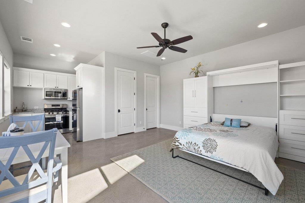 821 S Angel Light Dr, Spicewood, TX 78669