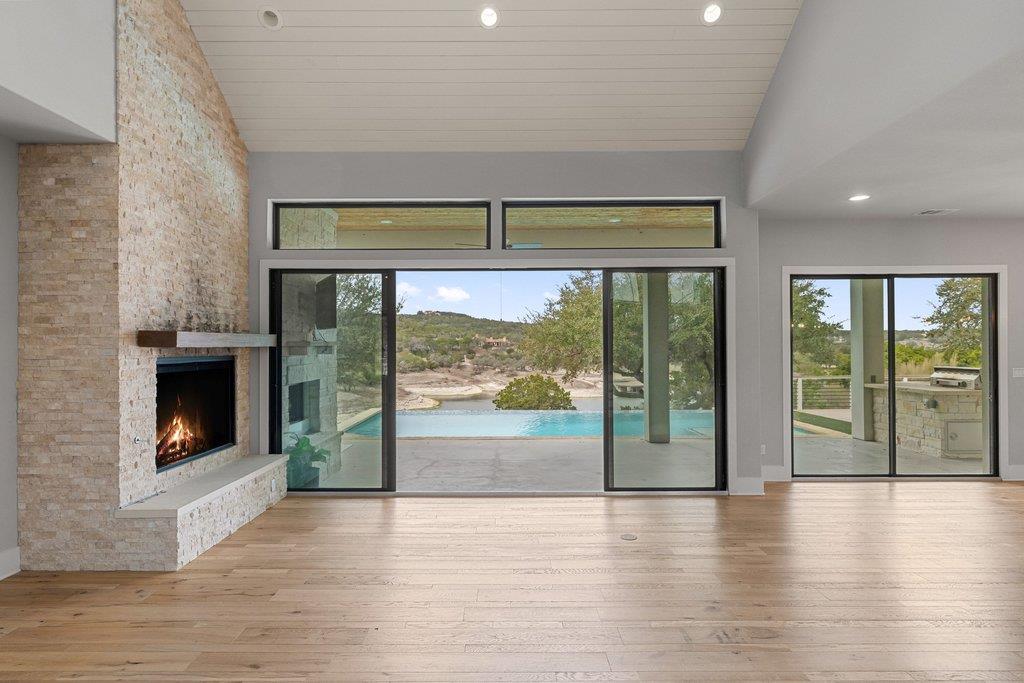 821 S Angel Light Dr, Spicewood, TX 78669