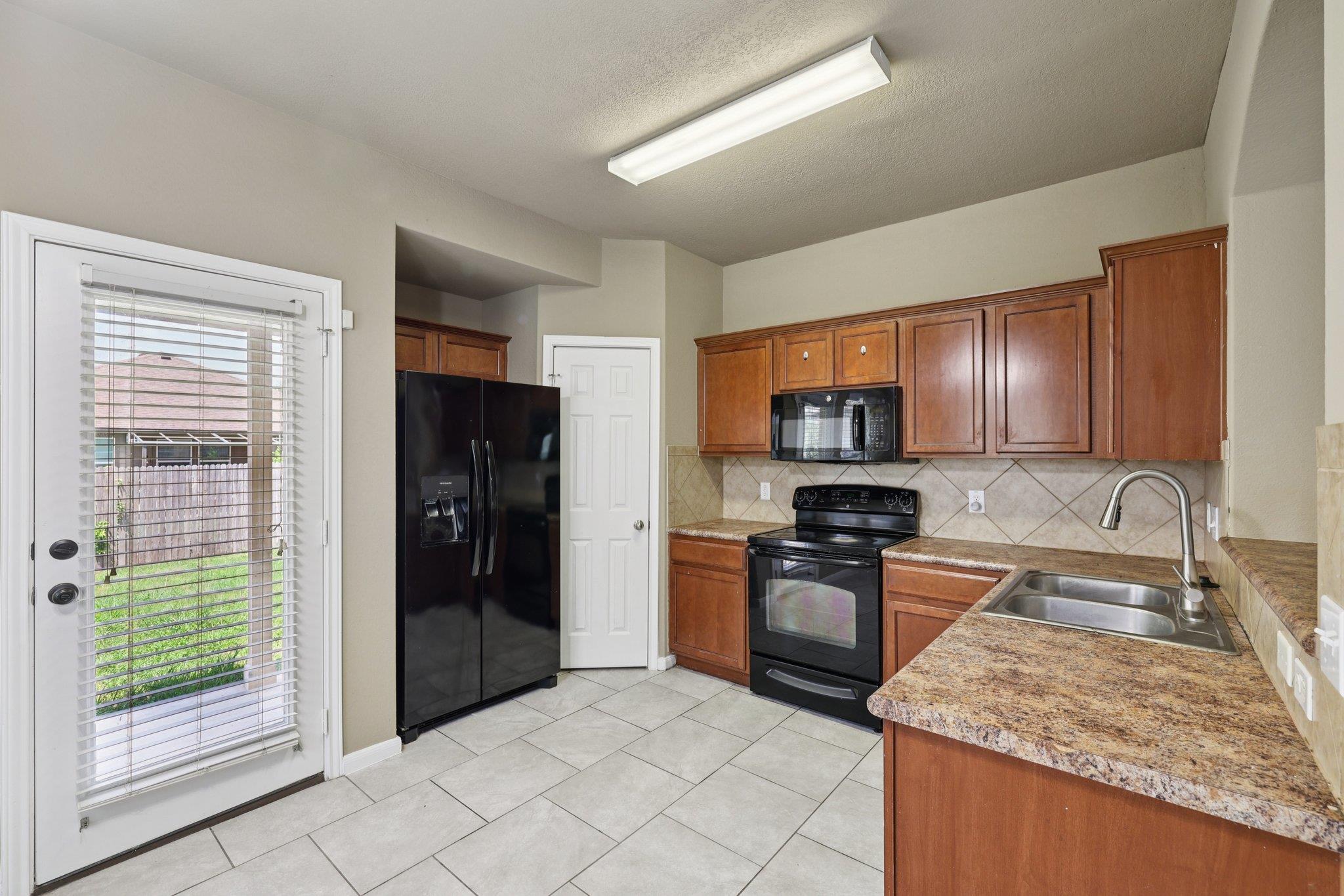 105 Casita Cv, San Marcos, TX 78666