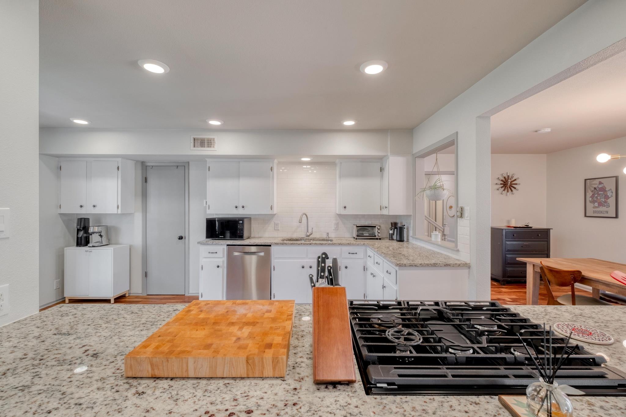 6600 Skycrest Dr, Austin, TX 78745