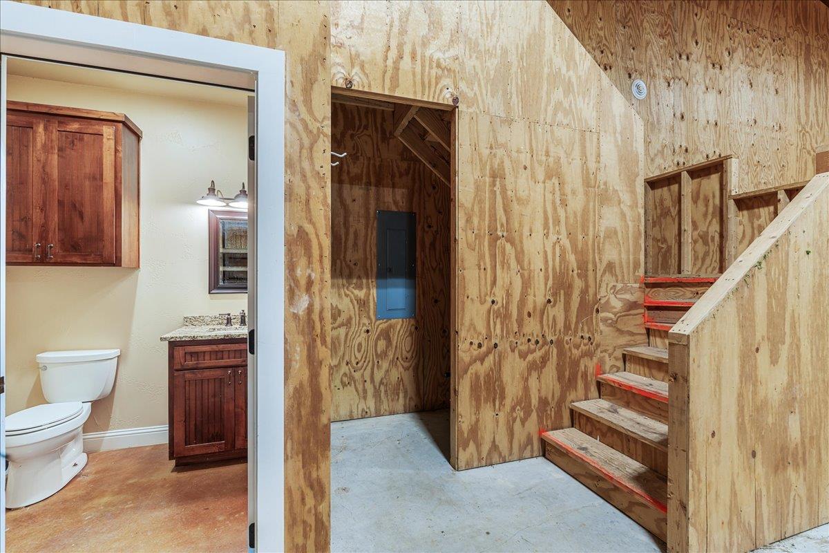 300 County Road 407, Spicewood, TX 78669