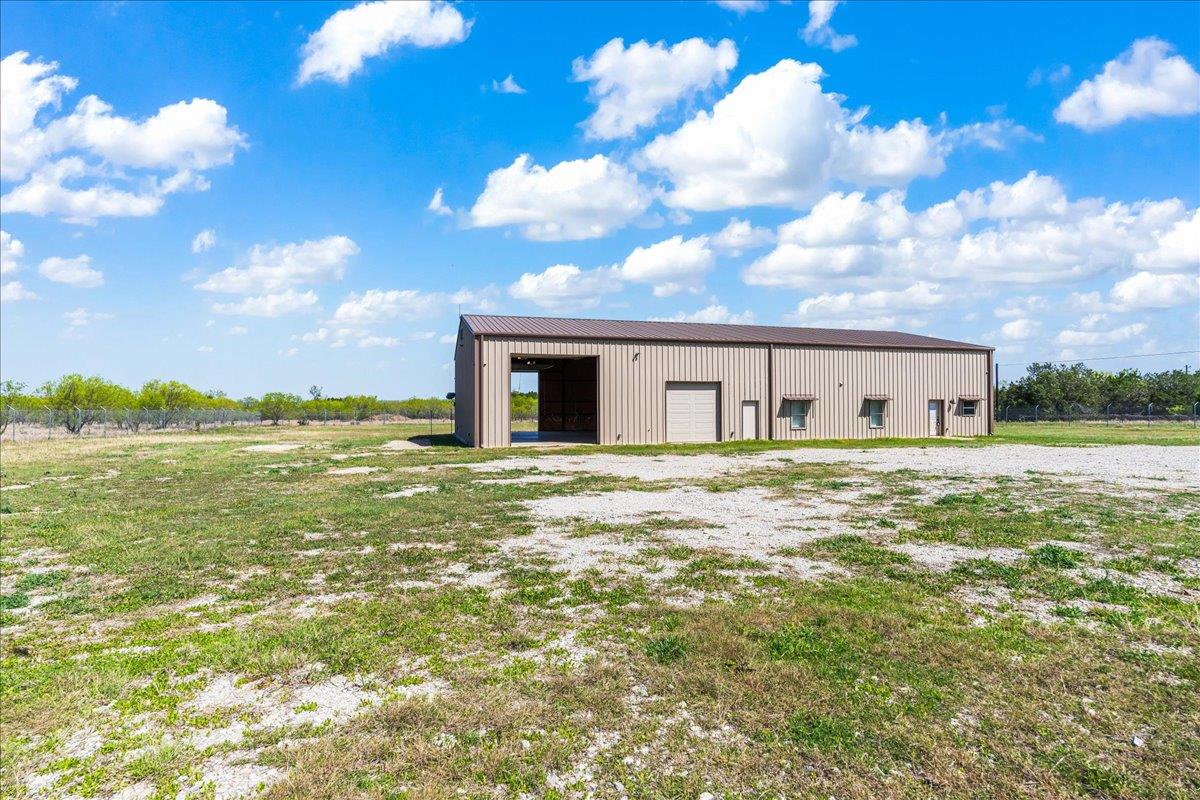 300 County Road 407, Spicewood, TX 78669