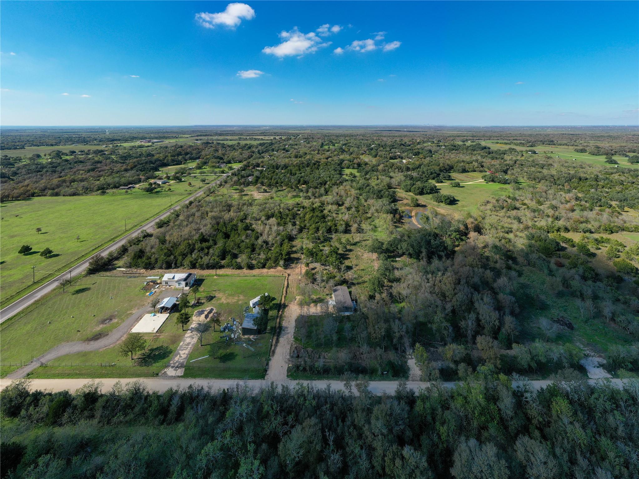 105 Crooked Rd, Dale, TX 78616