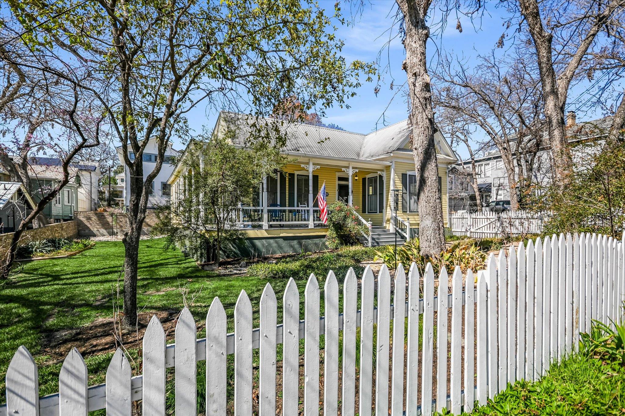 902 Blanco St, Austin, TX 78703