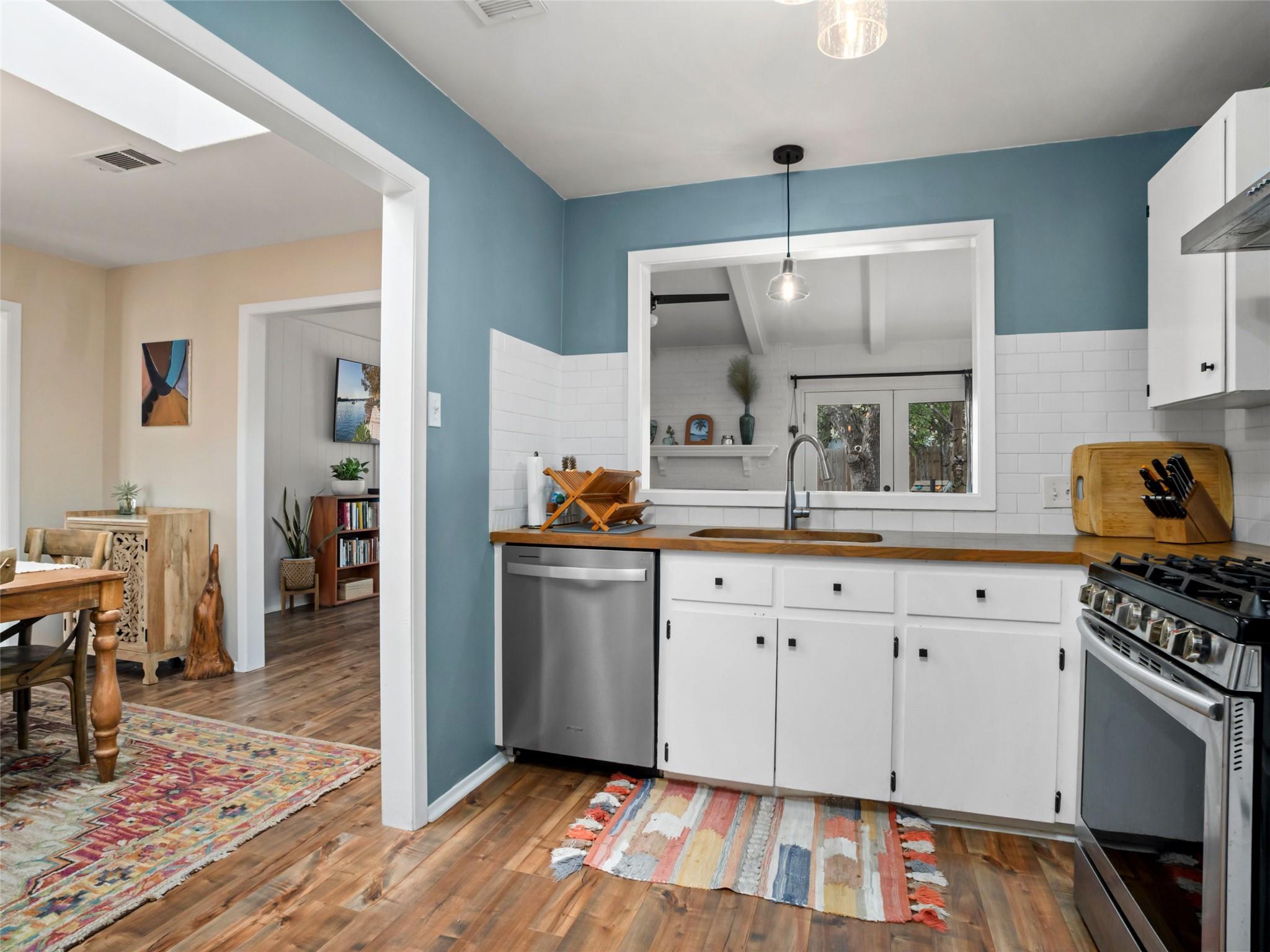 6510 Sunstrip Dr, Austin, TX 78745