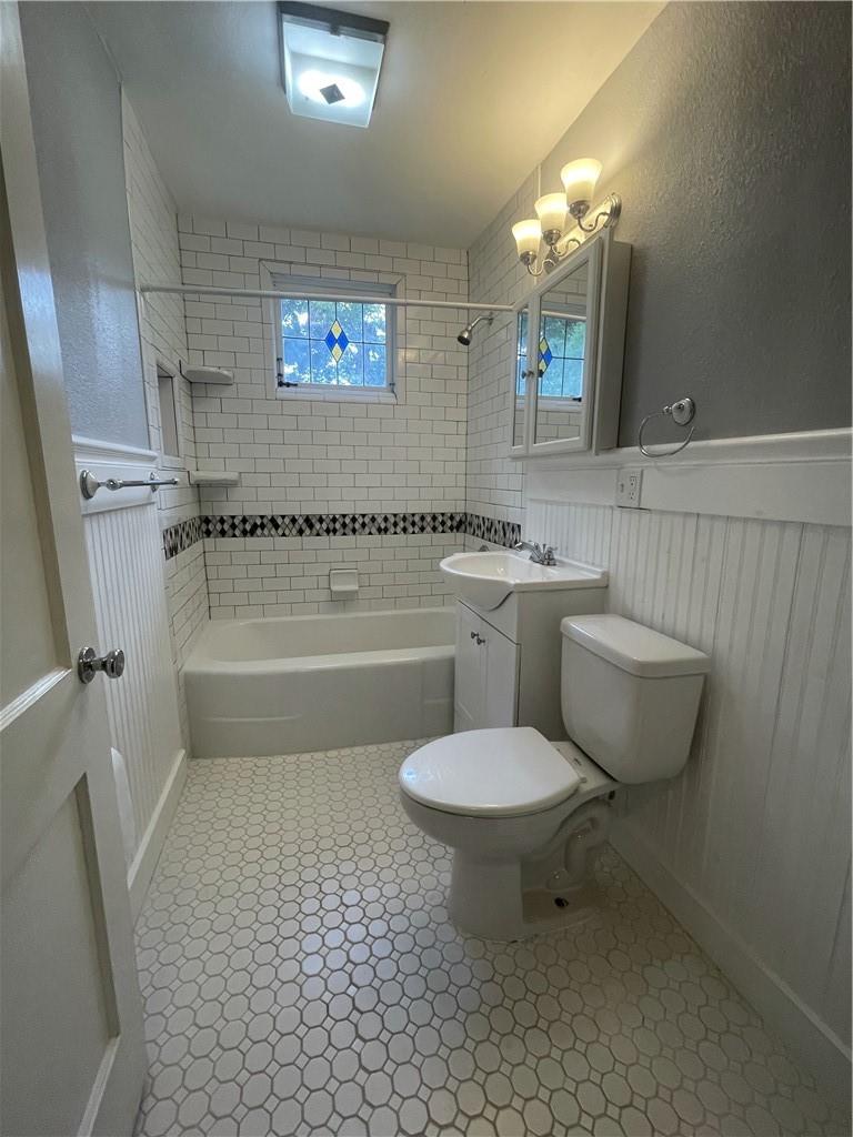 1041 Rosemont St, Austin, TX 78723