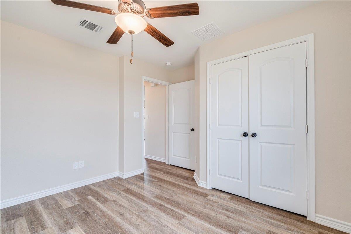 1092 Engelke Rd, Niederwald, TX 78640