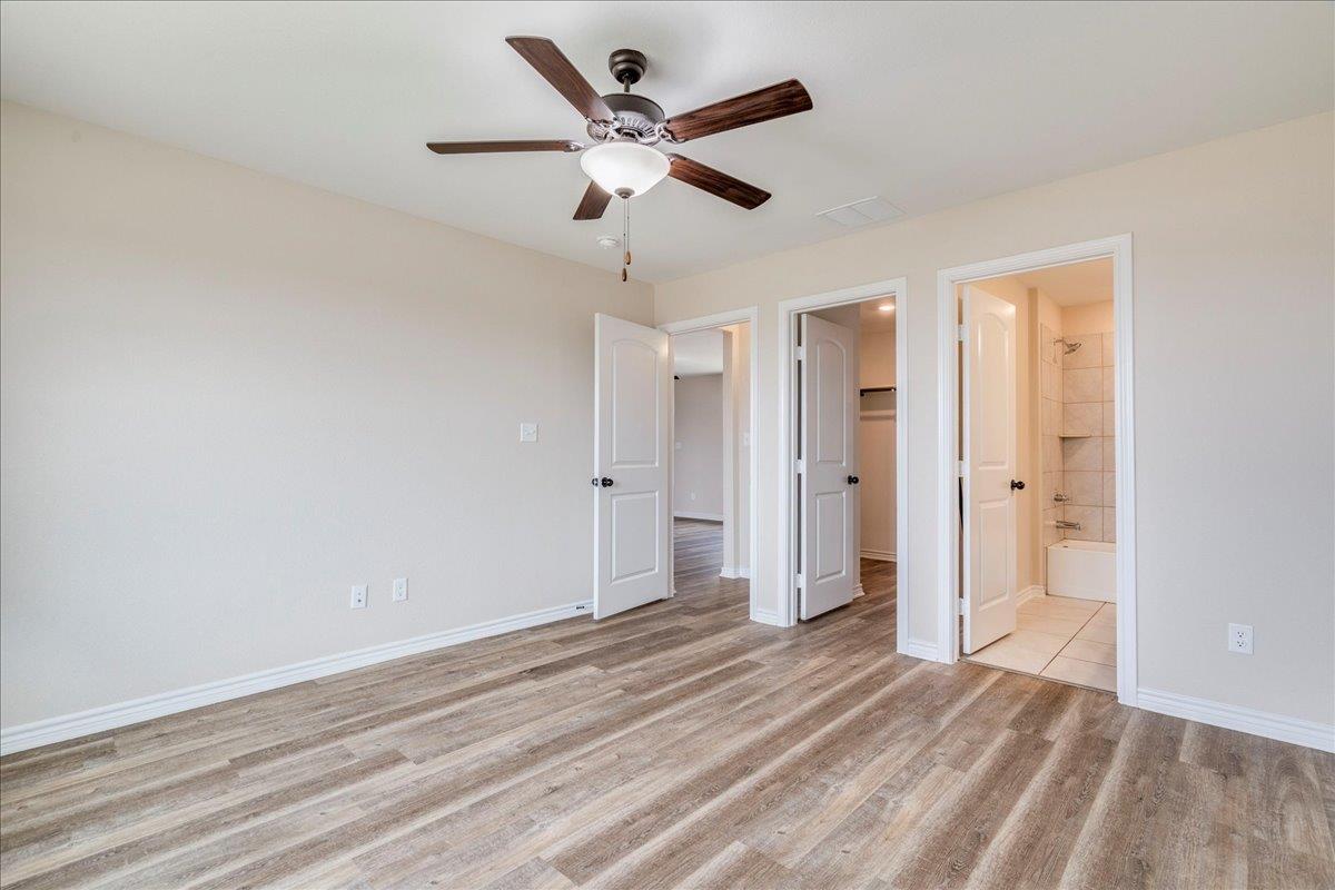 1092 Engelke Rd, Niederwald, TX 78640